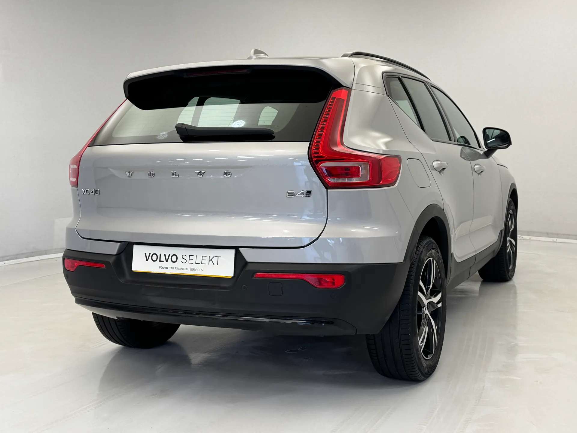 2022 VOLVO XC40 2022 VOLVO XC40