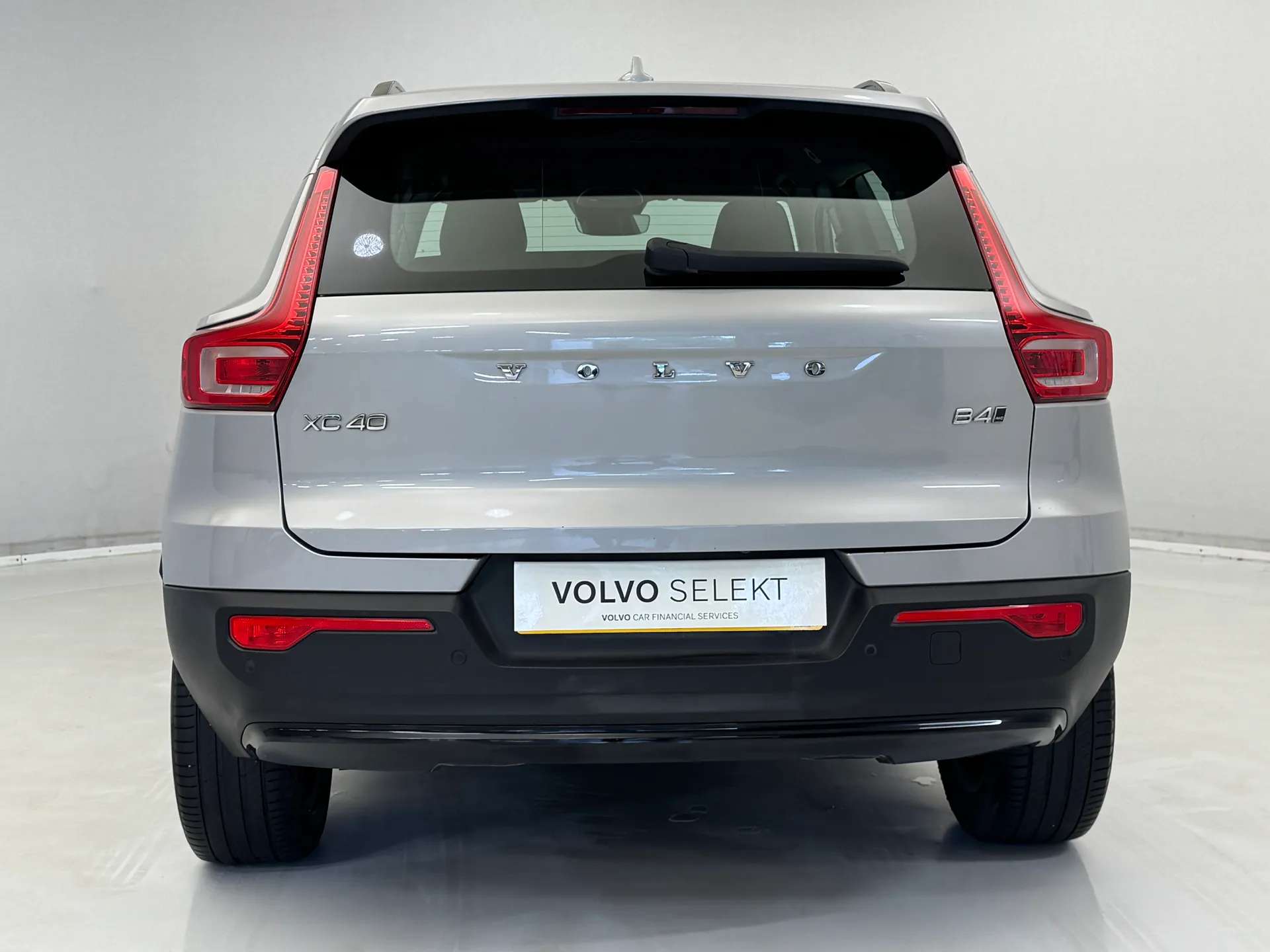 2022 VOLVO XC40 2022 VOLVO XC40