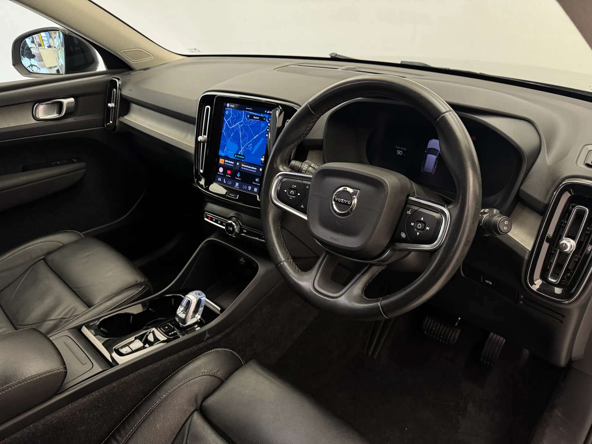 2022 VOLVO XC40 2022 VOLVO XC40