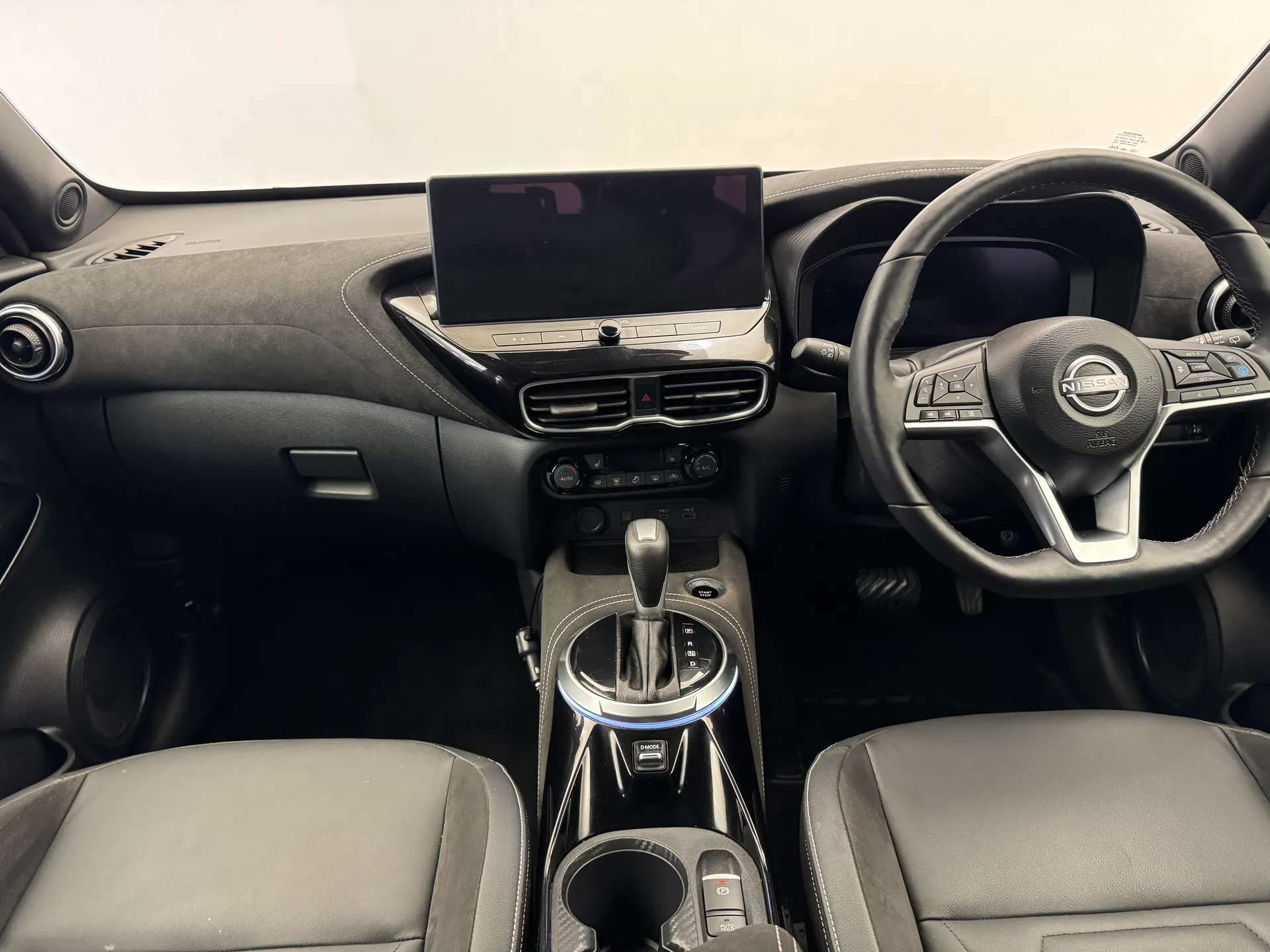 A 2024 NISSAN JUKE 1.6 Hybrid Tekna+ 5dr Auto A 2024 NISSAN JUKE 1.6 Hybrid Tekna+ 5dr Auto