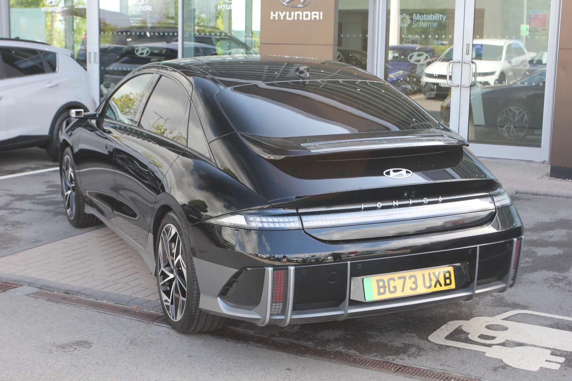 A 2024 HYUNDAI IONIQ 6 168kW Ultimate 77kWh 4dr Auto A 2024 HYUNDAI IONIQ 6 168kW Ultimate 77kWh 4dr Auto