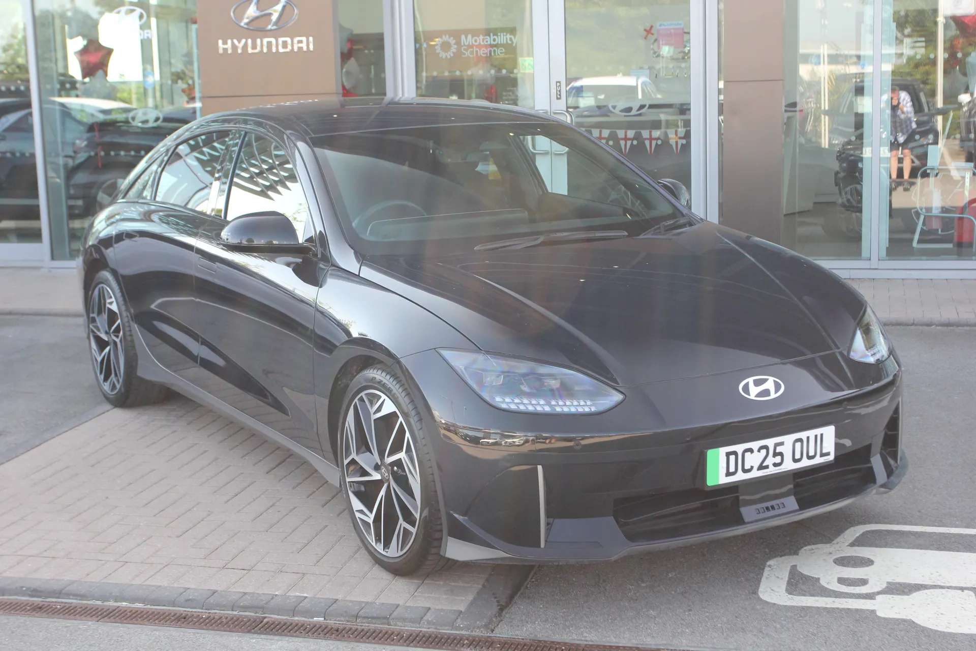 A 2025 HYUNDAI IONIQ 6 168kW Premium 77kWh 4dr Auto A 2025 HYUNDAI IONIQ 6 168kW Premium 77kWh 4dr Auto