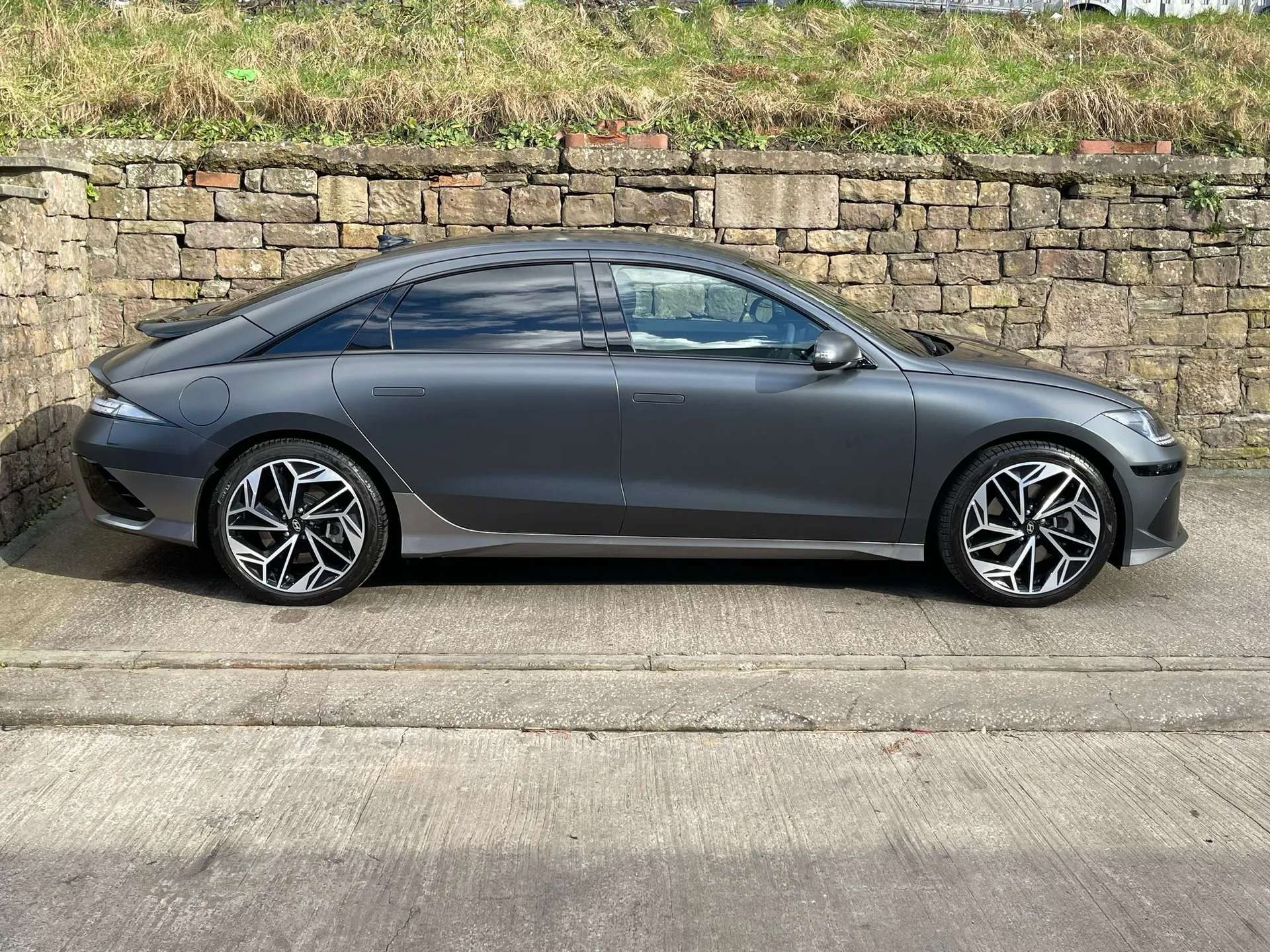 A 2024 HYUNDAI IONIQ 6 168kW Premium 77kWh 4dr Auto âCAMERAâSENSORSâHEATED SEATSâ A 2024 HYUNDAI IONIQ 6 168kW Premium 77kWh 4dr Auto âCAMERAâSENSORSâHEATED SEATSâ