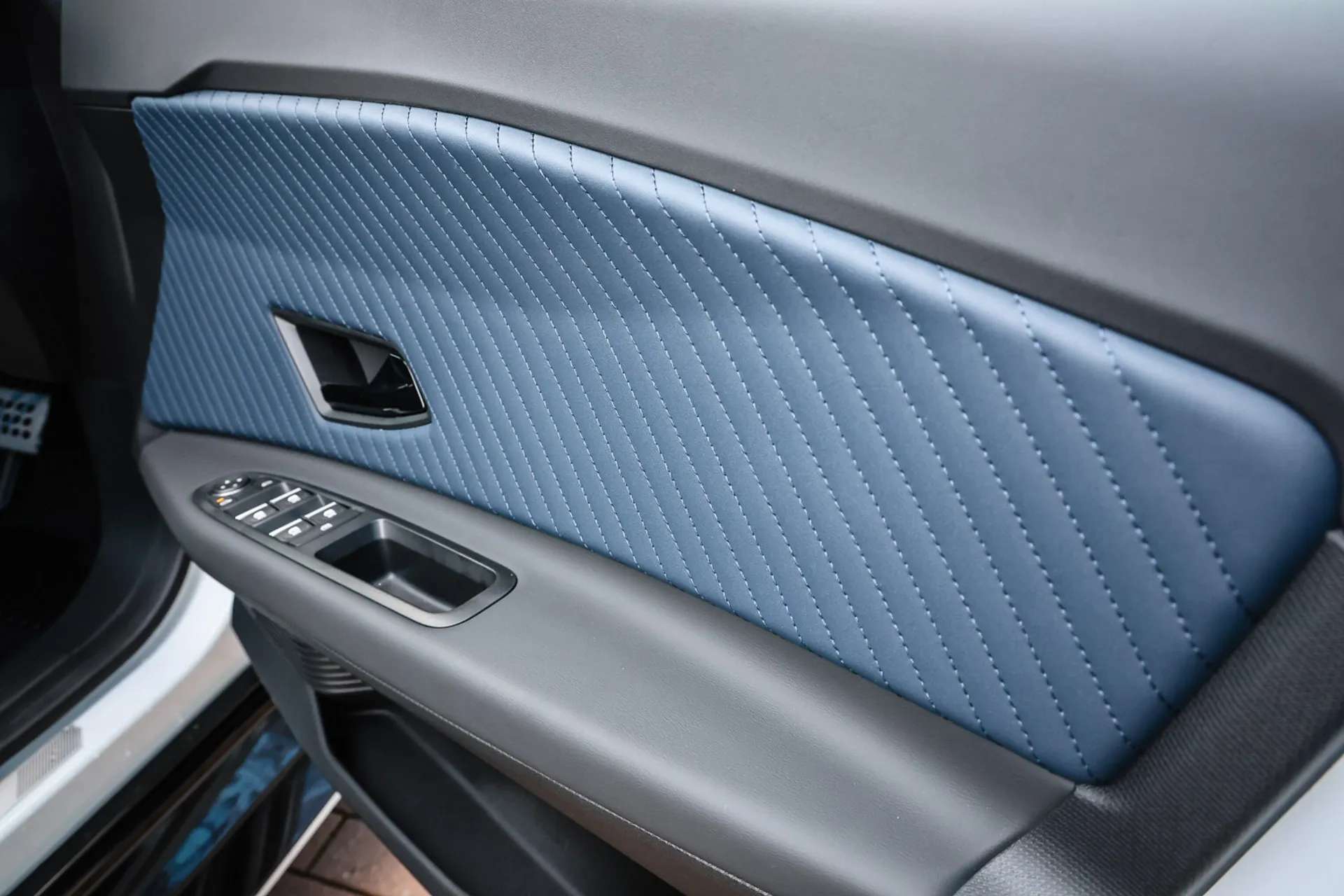 2025 ALPINE A290 2025 ALPINE A290
