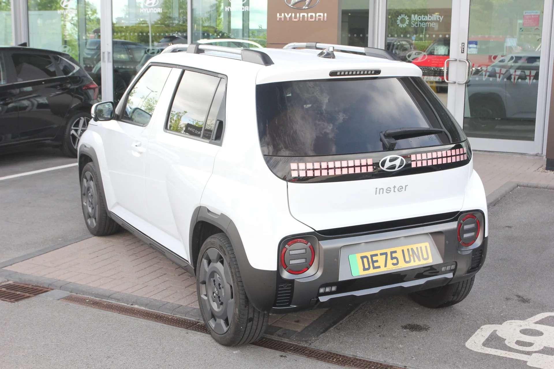 A 2026 HYUNDAI INSTER 85kW Cross 49kWh 5dr Auto A 2026 HYUNDAI INSTER 85kW Cross 49kWh 5dr Auto