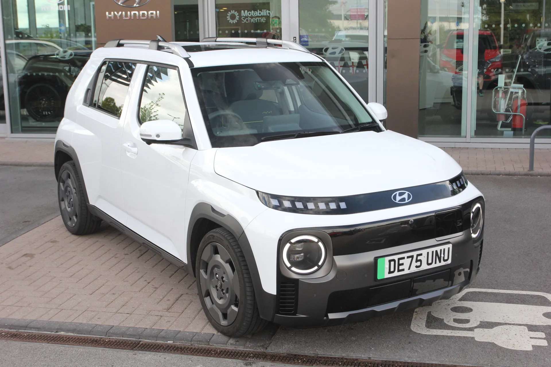 A 2026 HYUNDAI INSTER 85kW Cross 49kWh 5dr Auto A 2026 HYUNDAI INSTER 85kW Cross 49kWh 5dr Auto