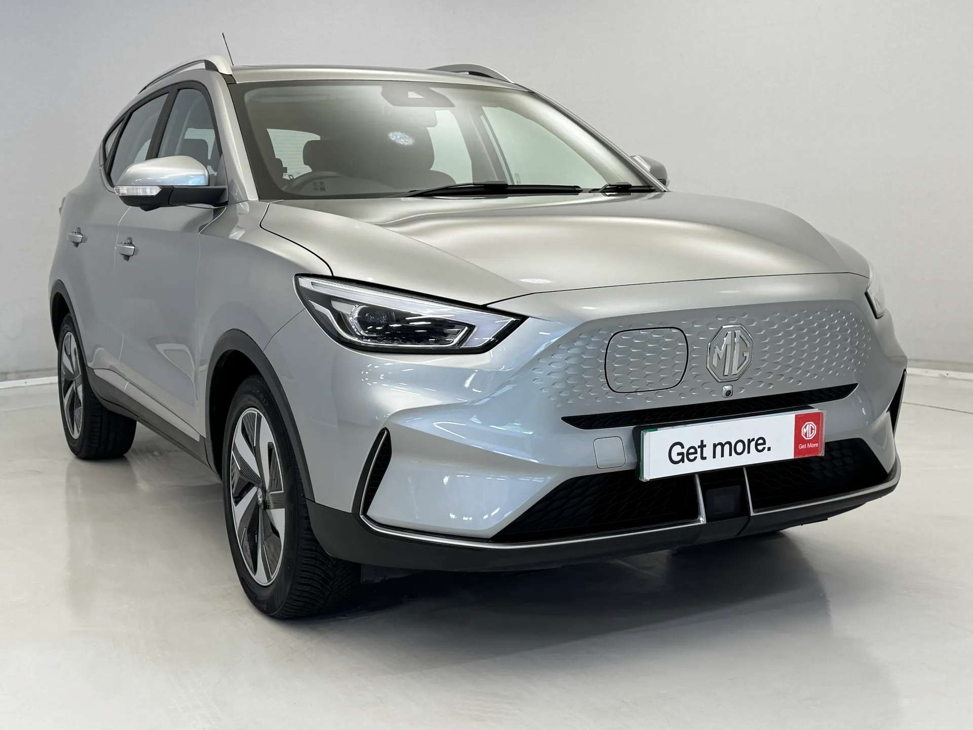 A 2021 MG MOTOR UK ZS 115kW Trophy EV Long Range 73kWh 5dr Auto ð¢ LONG RANGE / GLASS ROOF ð¢ A 2021 MG MOTOR UK ZS 115kW Trophy EV Long Range 73kWh 5dr Auto ð¢ LONG RANGE / GLASS ROOF ð¢