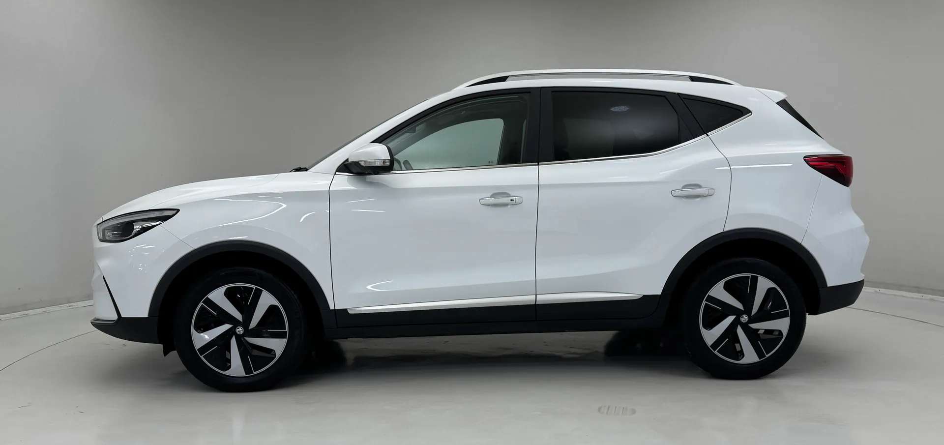 A 2022 MG MOTOR UK ZS 115kW Trophy EV Long Range 73kWh 5dr Auto ð LONG RANGE ð A 2022 MG MOTOR UK ZS 115kW Trophy EV Long Range 73kWh 5dr Auto ð LONG RANGE ð