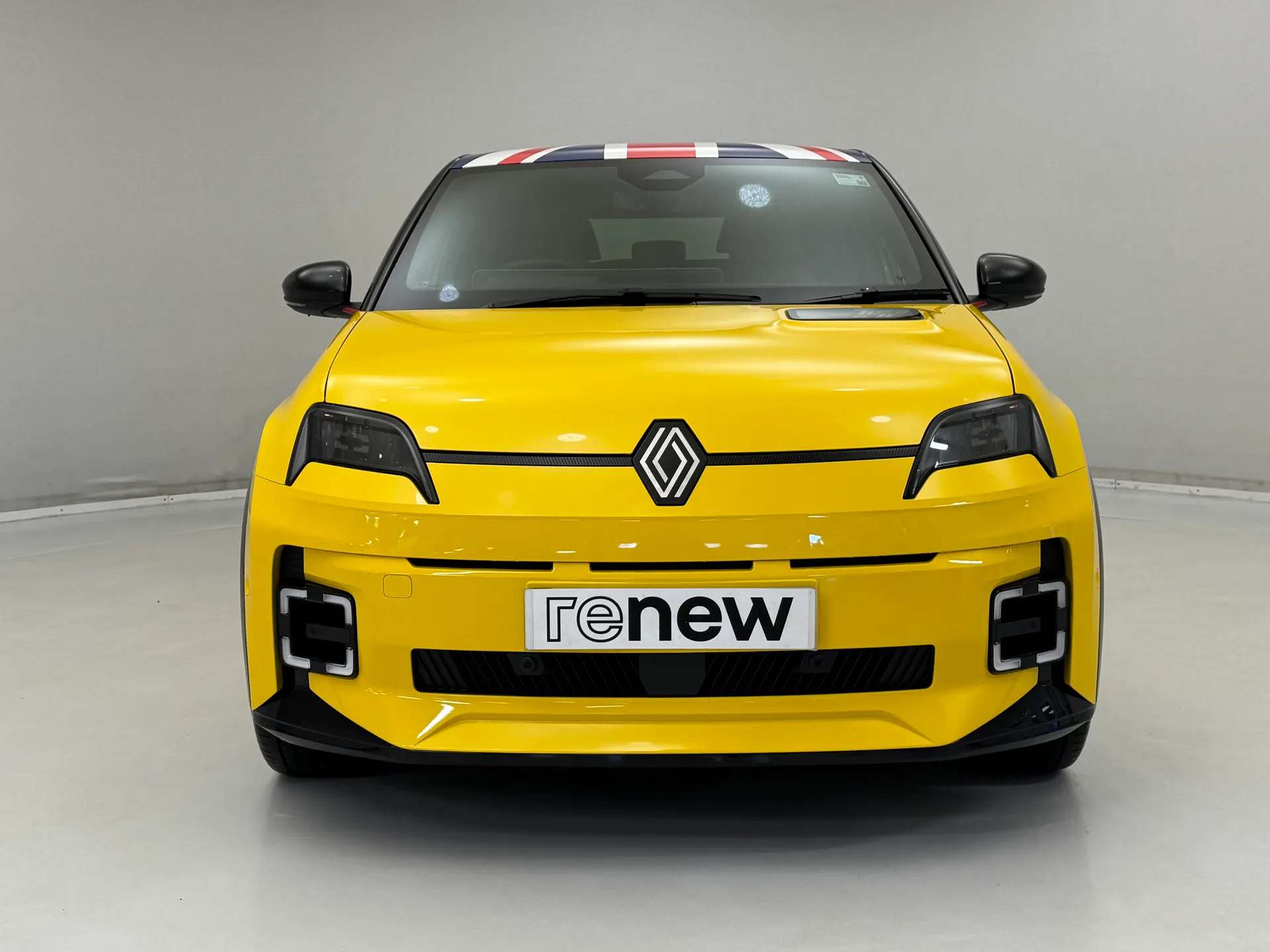 A 2025 RENAULT 5 110kW Iconic Five Comfort Range 52kWh 5dr Auto A 2025 RENAULT 5 110kW Iconic Five Comfort Range 52kWh 5dr Auto