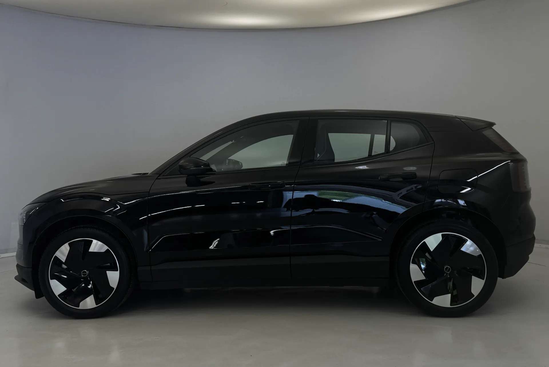A 2025 VOLVO EX30 315kW Twin Motor Performance Plus 69kWh 5dr Auto A 2025 VOLVO EX30 315kW Twin Motor Performance Plus 69kWh 5dr Auto
