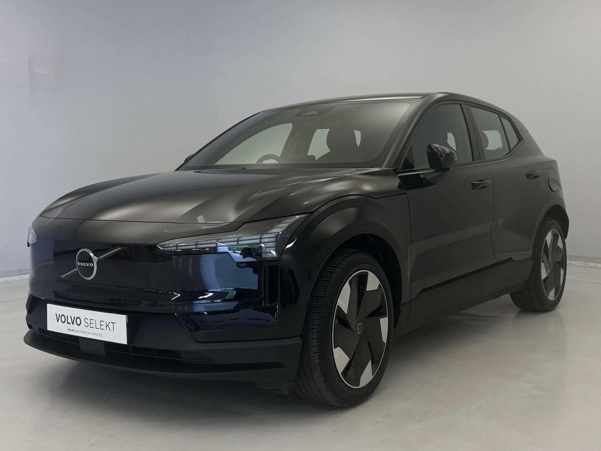 A 2025 VOLVO EX30 315kW Twin Motor Performance Plus 69kWh 5dr Auto A 2025 VOLVO EX30 315kW Twin Motor Performance Plus 69kWh 5dr Auto