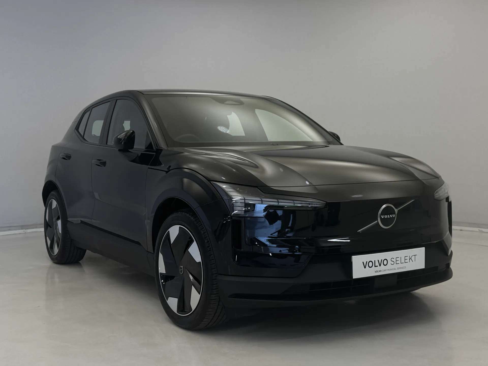 A 2025 VOLVO EX30 315kW Twin Motor Performance Plus 69kWh 5dr Auto A 2025 VOLVO EX30 315kW Twin Motor Performance Plus 69kWh 5dr Auto