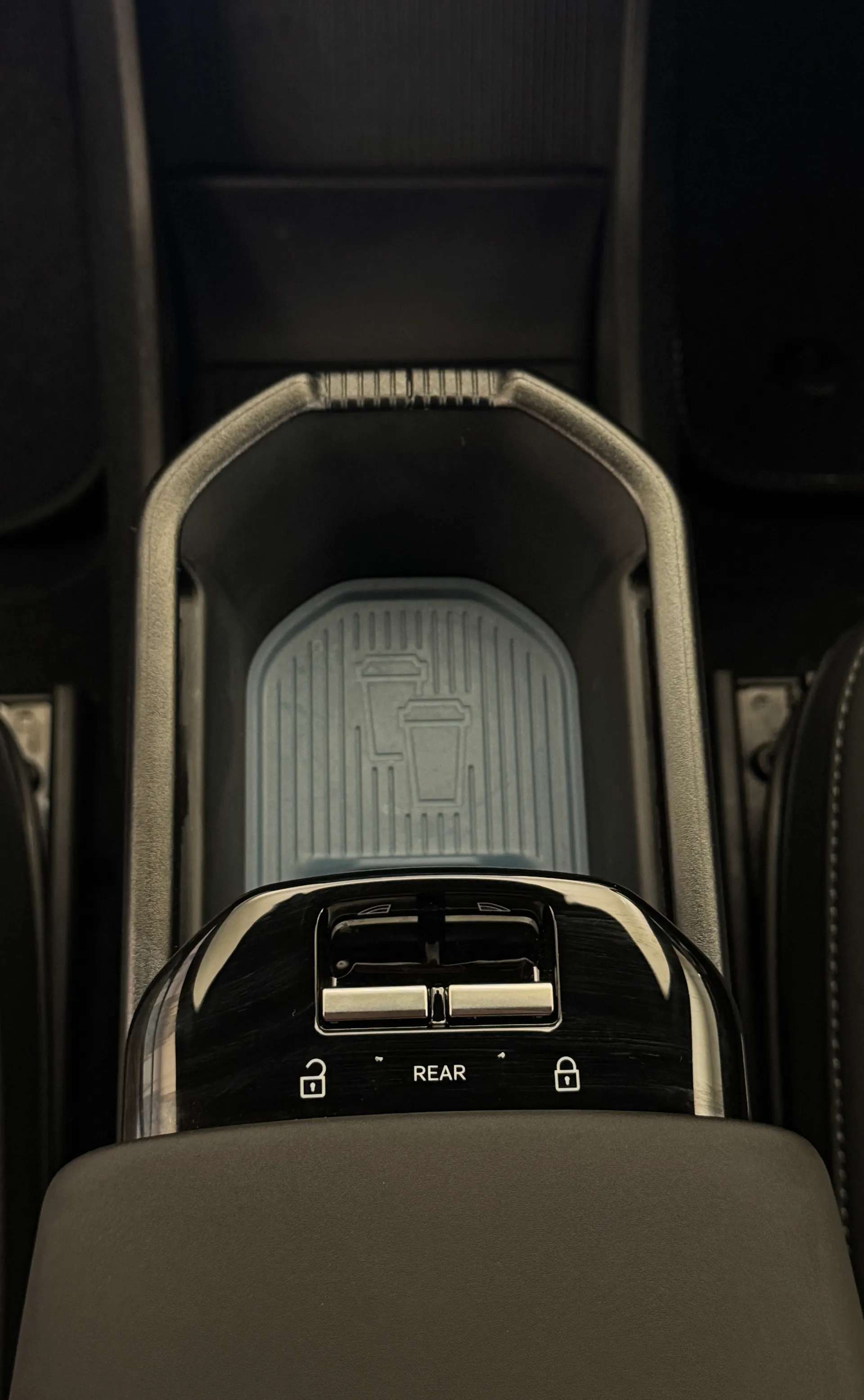 2025 VOLVO EX30 2025 VOLVO EX30