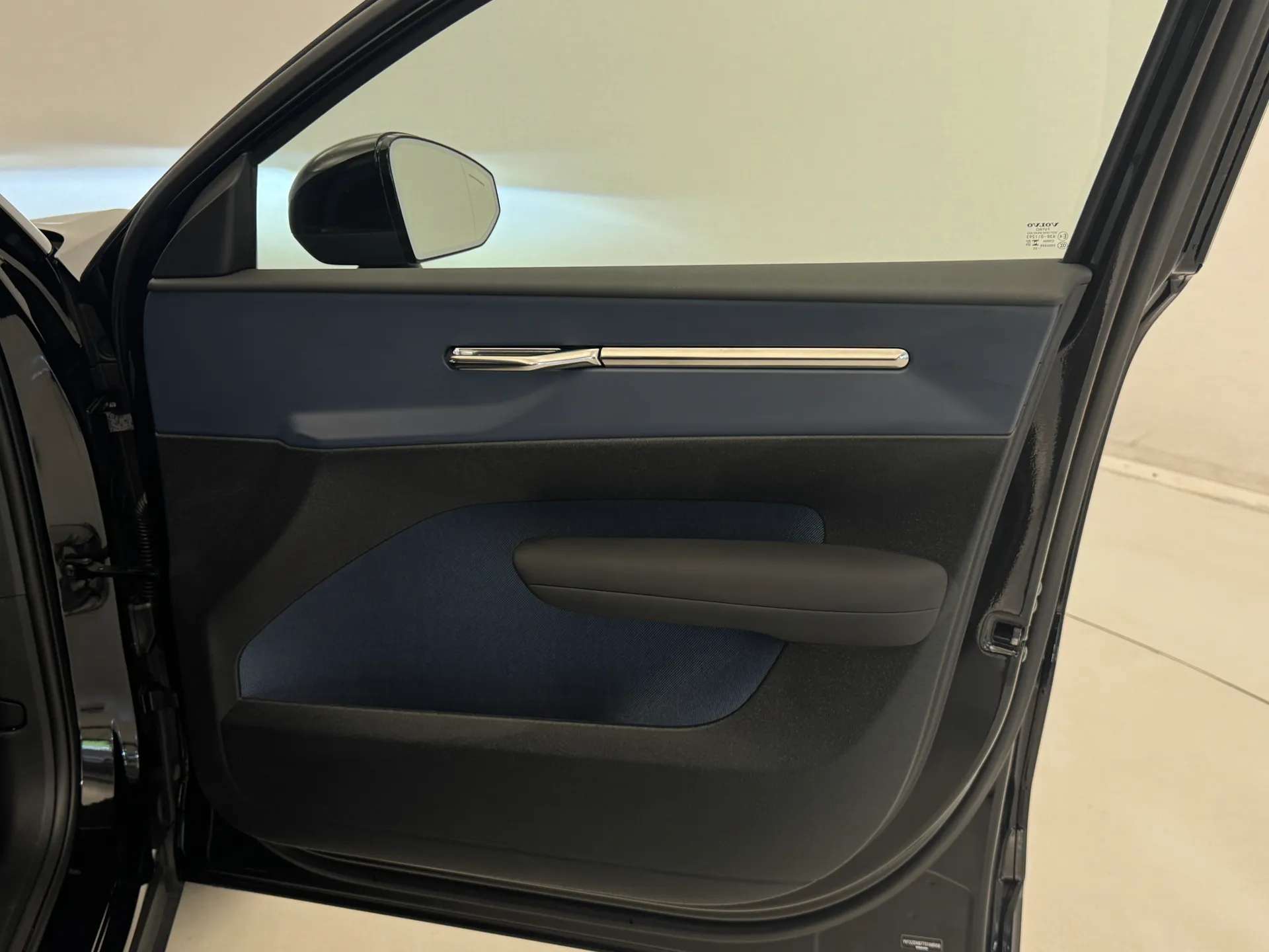2025 VOLVO EX30 2025 VOLVO EX30