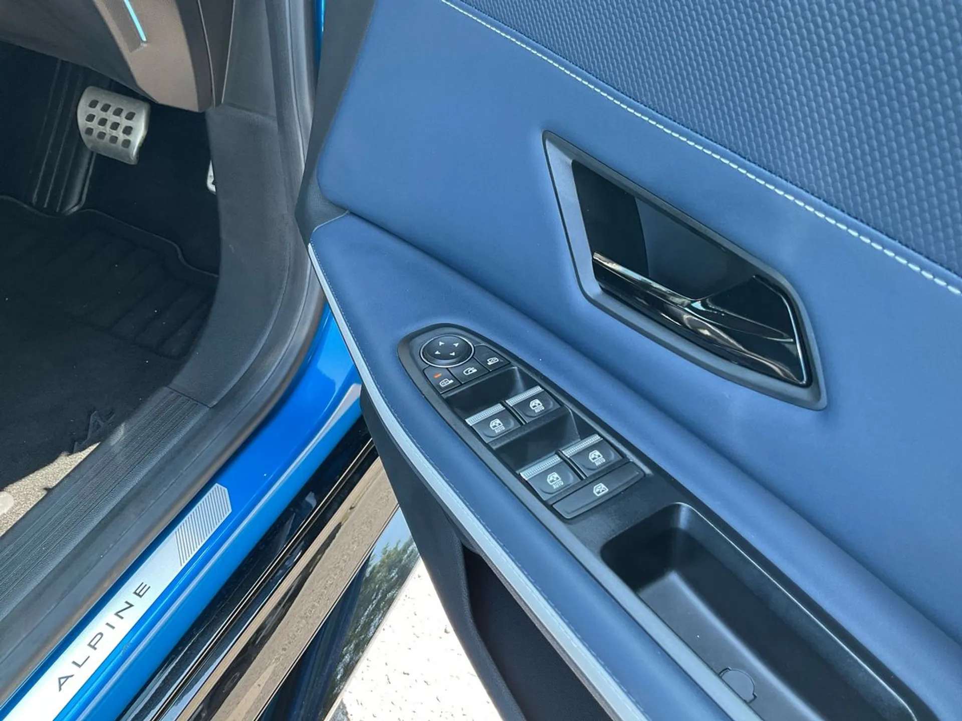 2025 ALPINE A290 2025 ALPINE A290