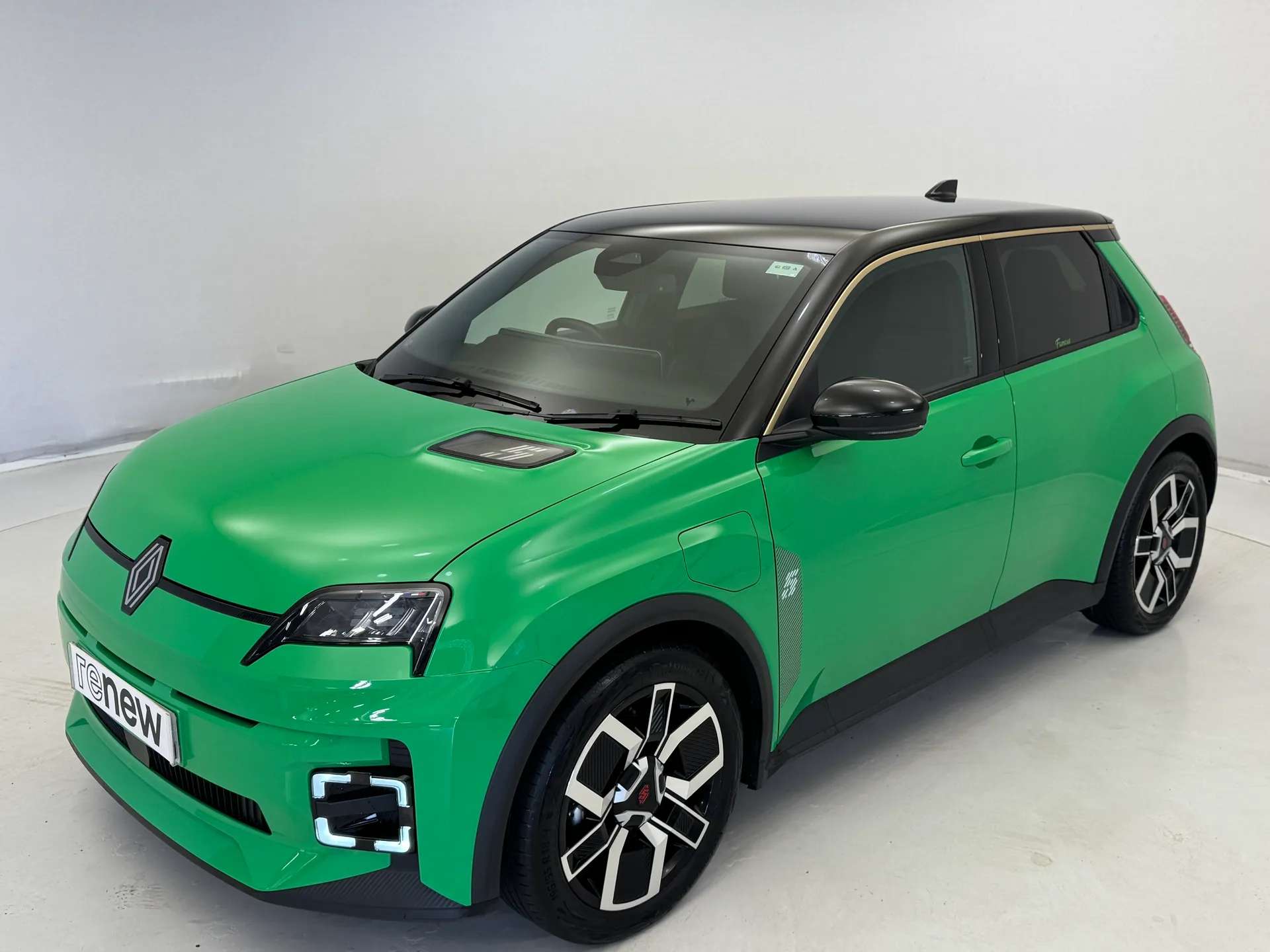 A 2025 RENAULT 5 110kW Techno Comfort Range 52kWh 5dr Auto A 2025 RENAULT 5 110kW Techno Comfort Range 52kWh 5dr Auto