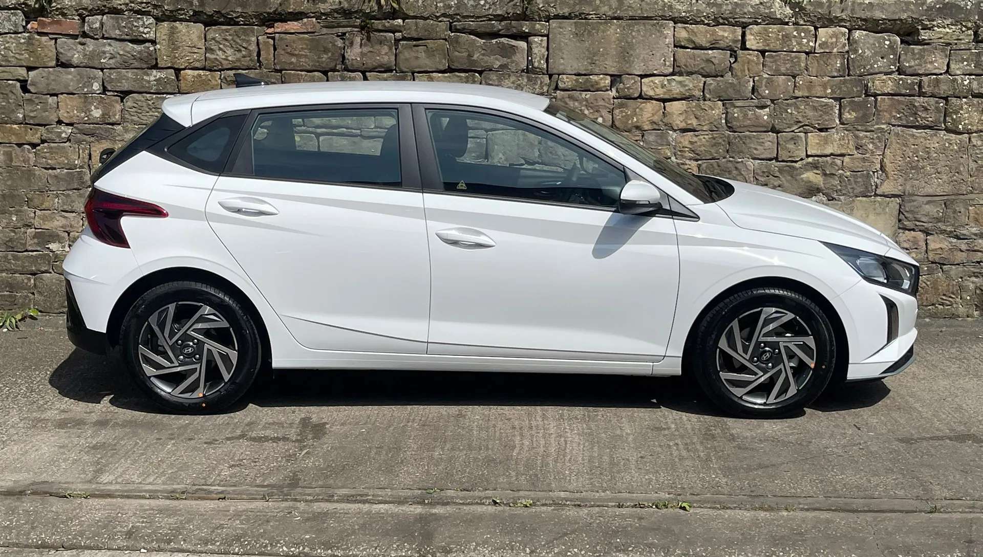 A 2026 HYUNDAI I20 1.0T GDi 90 Element 5dr DCT âAUTOâCAMERAâNAVâ A 2026 HYUNDAI I20 1.0T GDi 90 Element 5dr DCT âAUTOâCAMERAâNAVâ