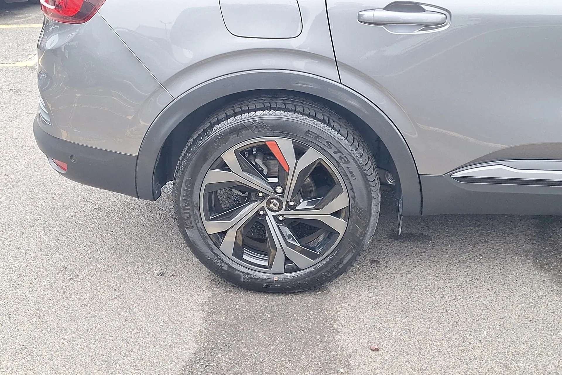 A 2022 RENAULT ARKANA 1.6 E-TECH Hybrid 145 R.S. Line 5dr Auto A 2022 RENAULT ARKANA 1.6 E-TECH Hybrid 145 R.S. Line 5dr Auto