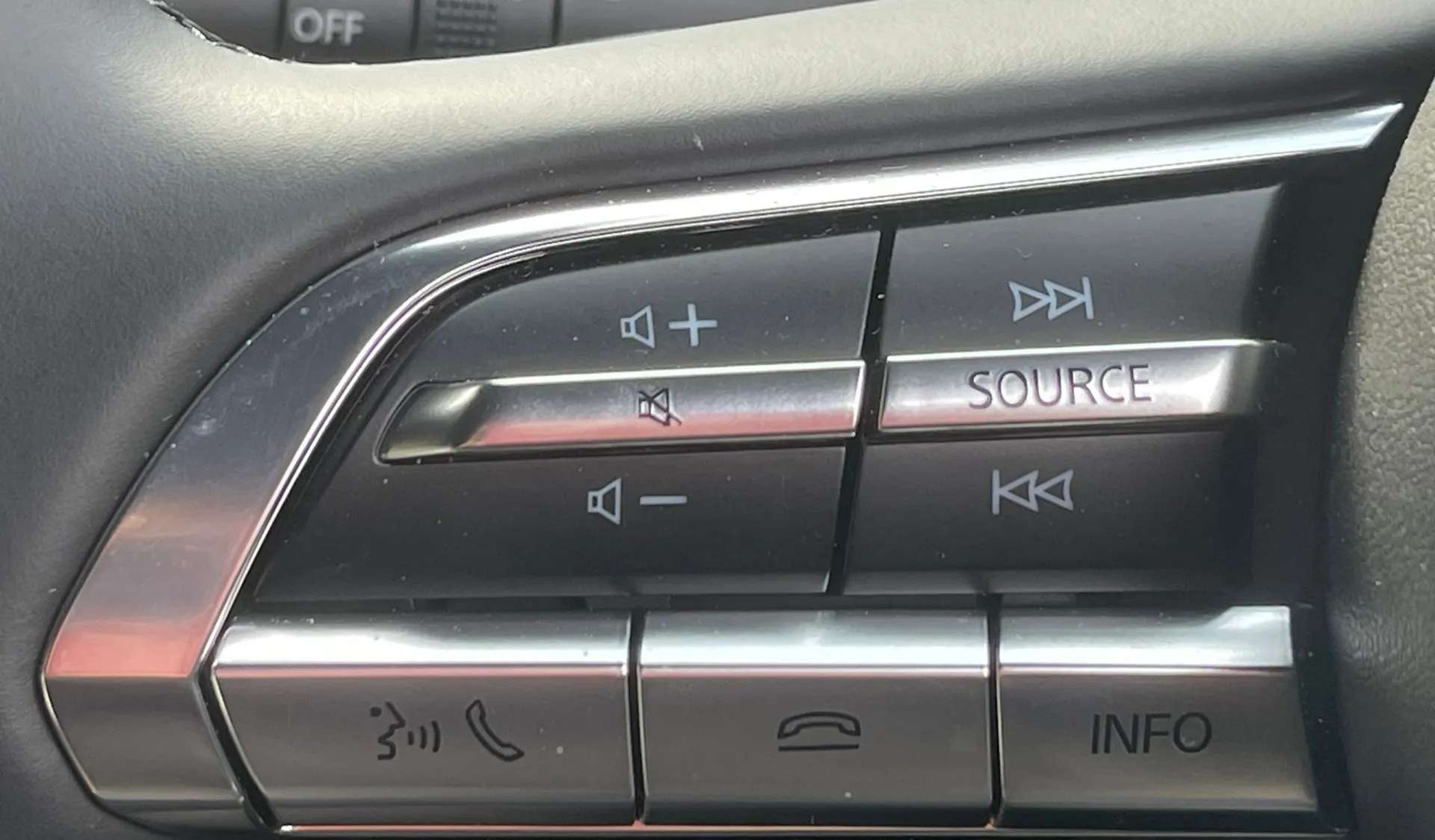 2025 MAZDA MX-30 2025 MAZDA MX-30