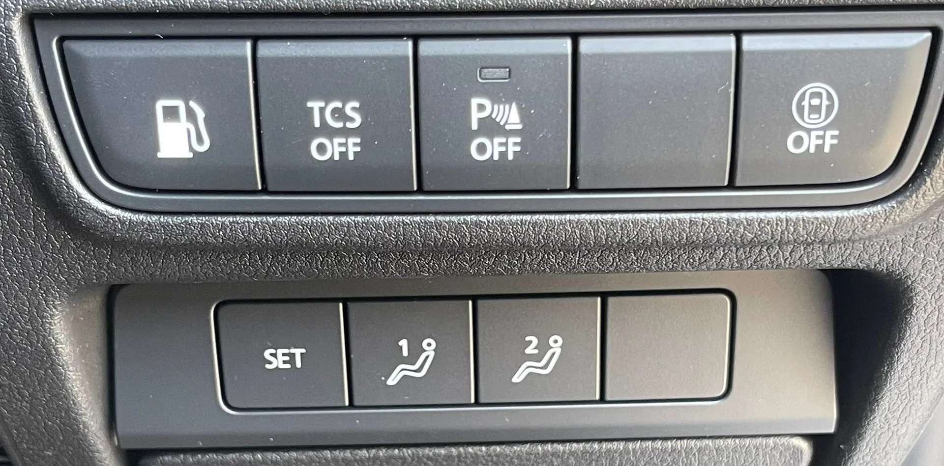 2025 MAZDA MX-30 2025 MAZDA MX-30