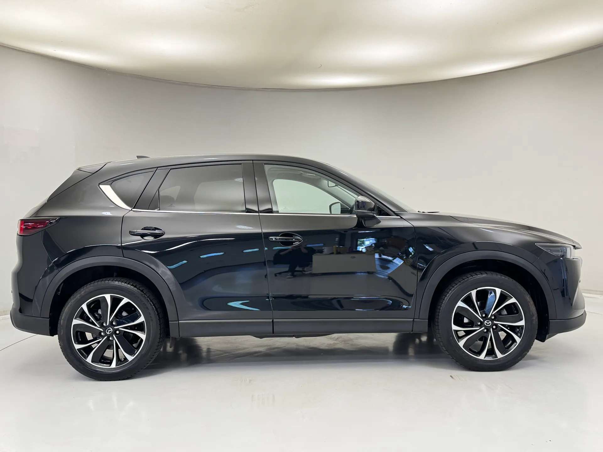 A 2025 MAZDA CX-5 2.0 e-Skyactiv G MHEV Exclusive-Line 5dr Auto A 2025 MAZDA CX-5 2.0 e-Skyactiv G MHEV Exclusive-Line 5dr Auto