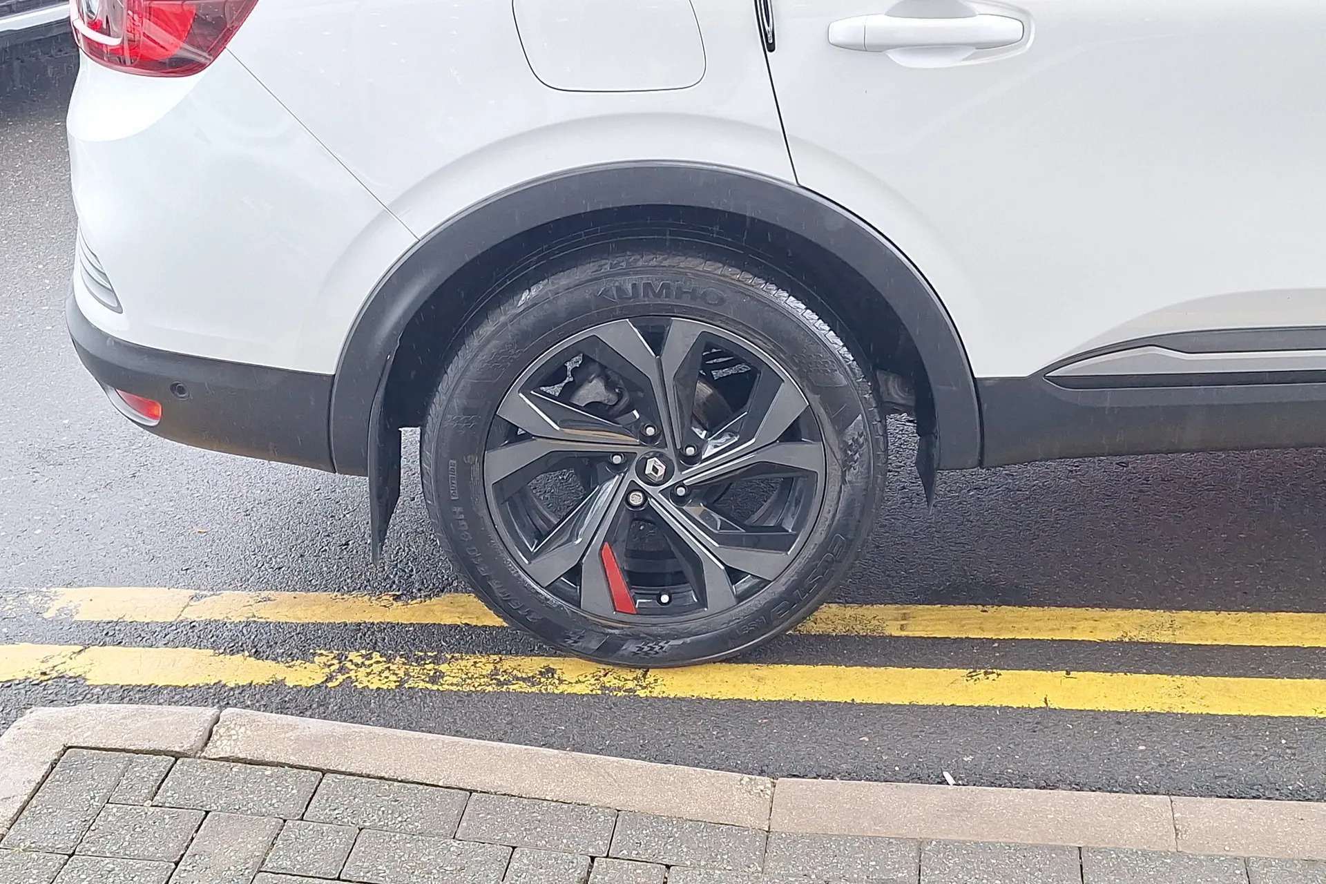 A 2022 RENAULT ARKANA 1.6 E-TECH Hybrid 145 R.S. Line 5dr Auto A 2022 RENAULT ARKANA 1.6 E-TECH Hybrid 145 R.S. Line 5dr Auto