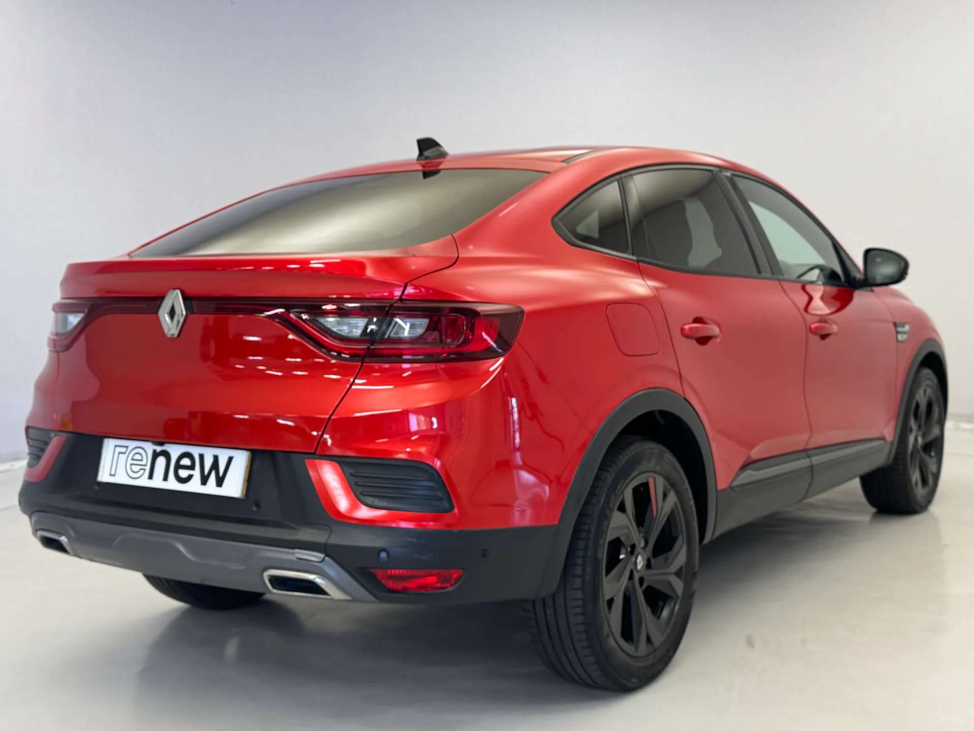 A 2021 RENAULT ARKANA 1.6 E-TECH Hybrid 145 R.S. Line 5dr Auto A 2021 RENAULT ARKANA 1.6 E-TECH Hybrid 145 R.S. Line 5dr Auto