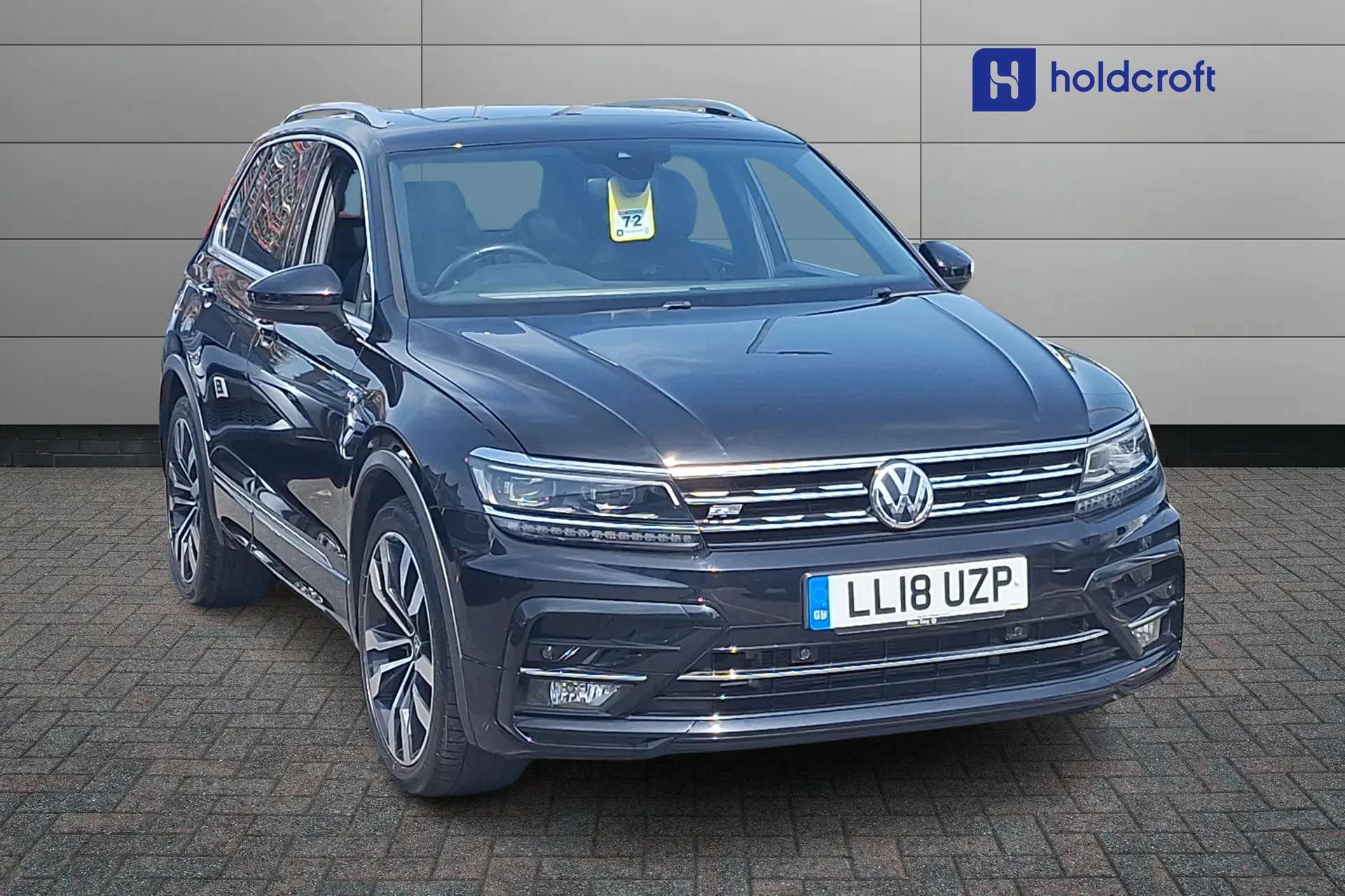 A 2018 VOLKSWAGEN TIGUAN 2.0 TSi 180 4Motion R-Line 5dr DSG A 2018 VOLKSWAGEN TIGUAN 2.0 TSi 180 4Motion R-Line 5dr DSG