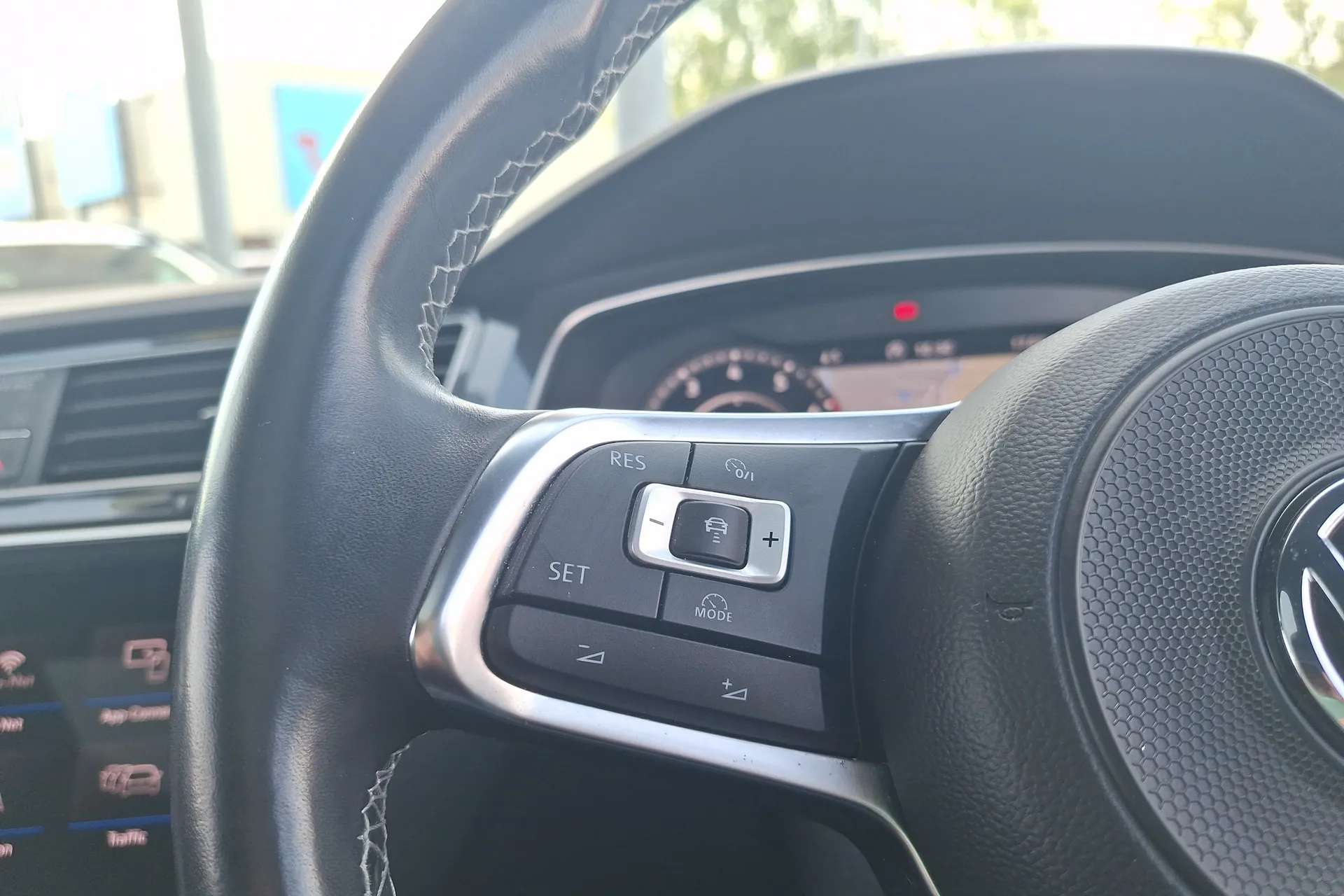 2018 VOLKSWAGEN TIGUAN 2018 VOLKSWAGEN TIGUAN