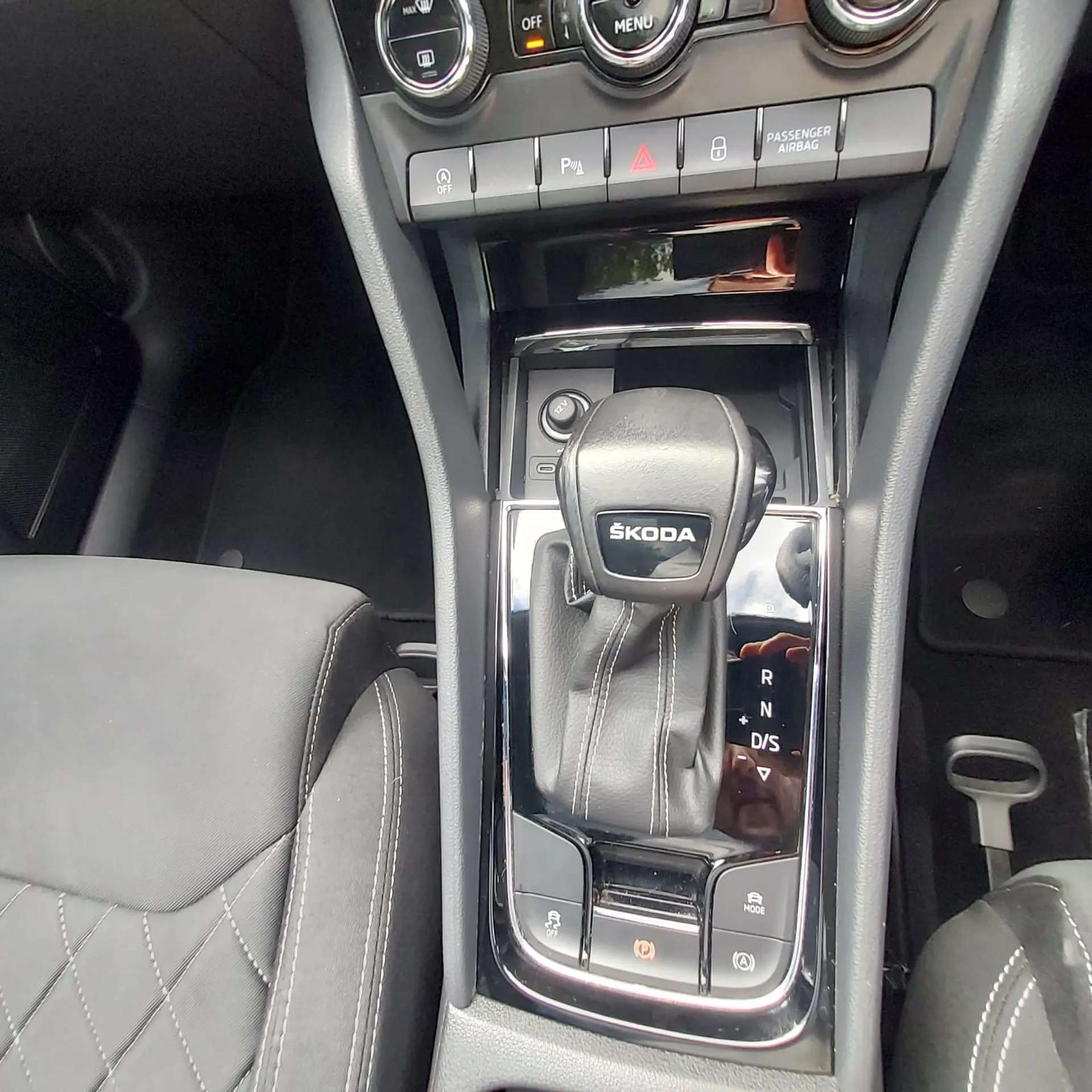 2022 SKODA KAROQ 2022 SKODA KAROQ