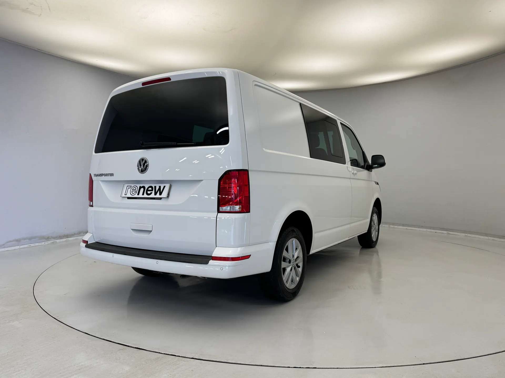 A 2021 VOLKSWAGEN TRANSPORTER 2.0 TDI 150 Highline Kombi Van A 2021 VOLKSWAGEN TRANSPORTER 2.0 TDI 150 Highline Kombi Van
