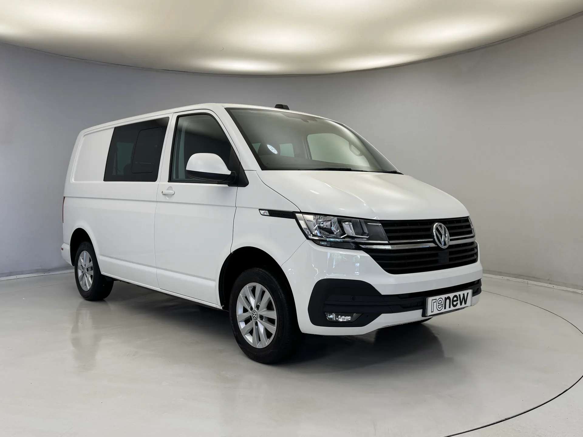 A 2021 VOLKSWAGEN TRANSPORTER 2.0 TDI 150 Highline Kombi Van A 2021 VOLKSWAGEN TRANSPORTER 2.0 TDI 150 Highline Kombi Van