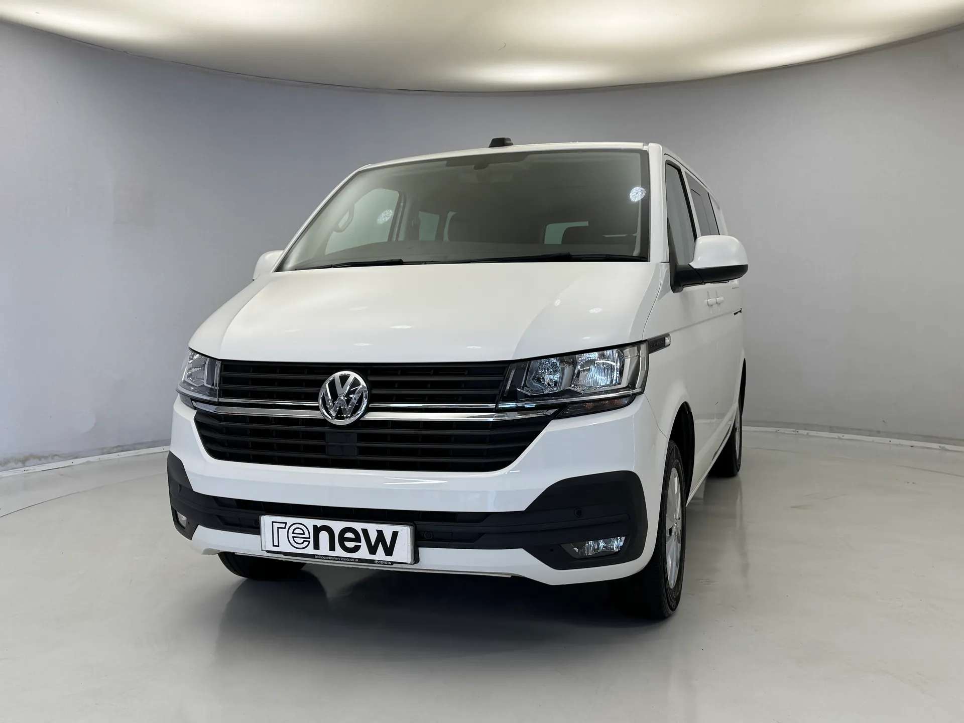A 2021 VOLKSWAGEN TRANSPORTER 2.0 TDI 150 Highline Kombi Van A 2021 VOLKSWAGEN TRANSPORTER 2.0 TDI 150 Highline Kombi Van