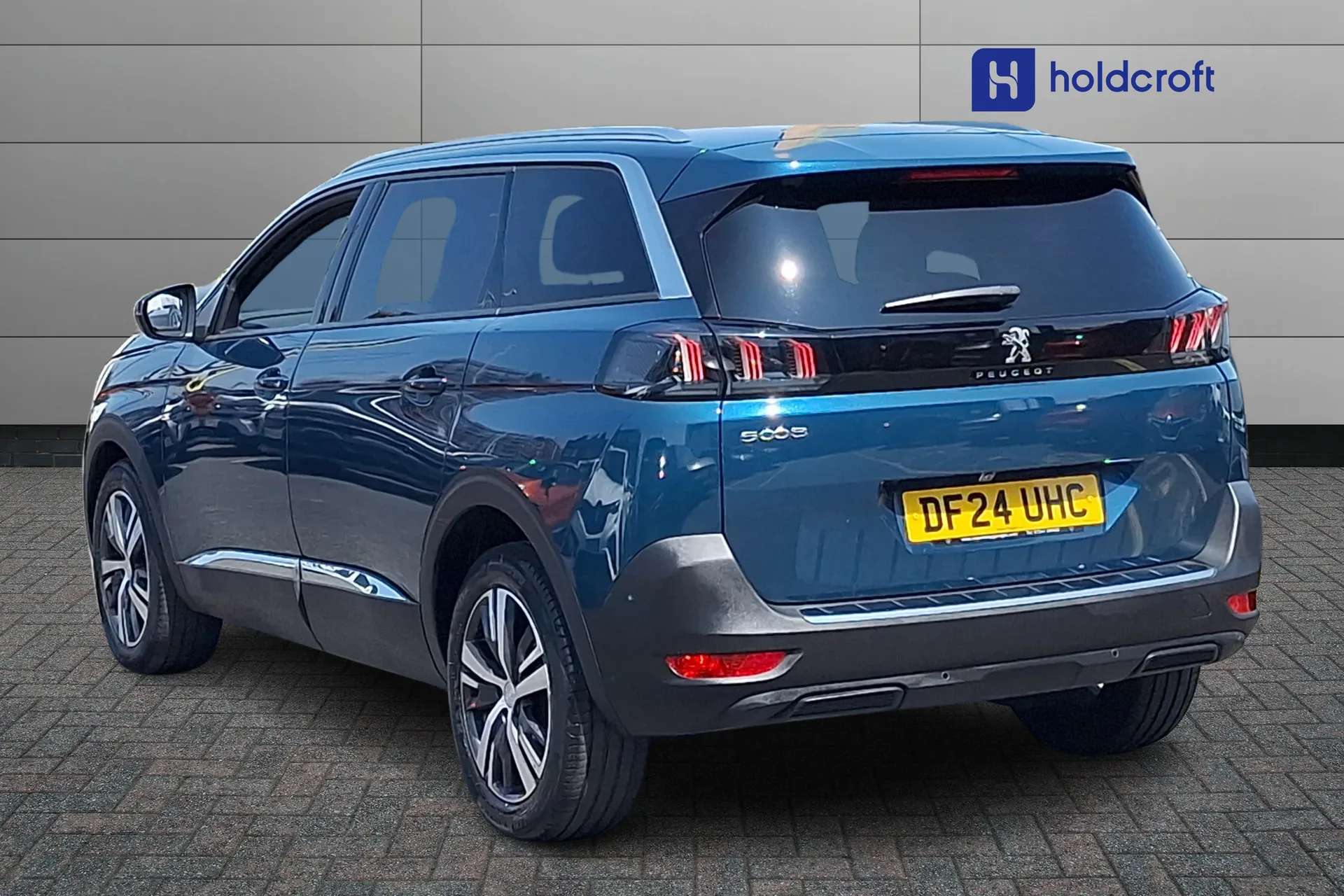 A 2024 PEUGEOT 5008 1.2 PureTech Allure 5dr EAT8 A 2024 PEUGEOT 5008 1.2 PureTech Allure 5dr EAT8