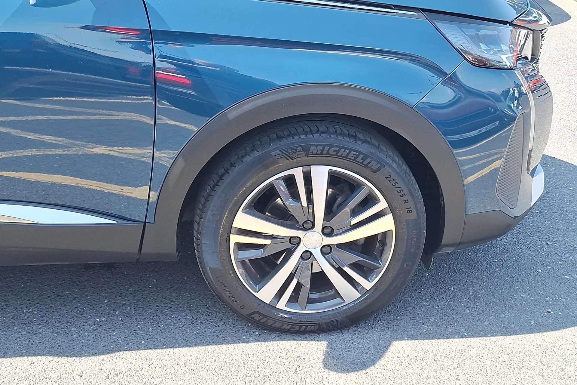 A 2024 PEUGEOT 5008 1.2 PureTech Allure 5dr EAT8 A 2024 PEUGEOT 5008 1.2 PureTech Allure 5dr EAT8