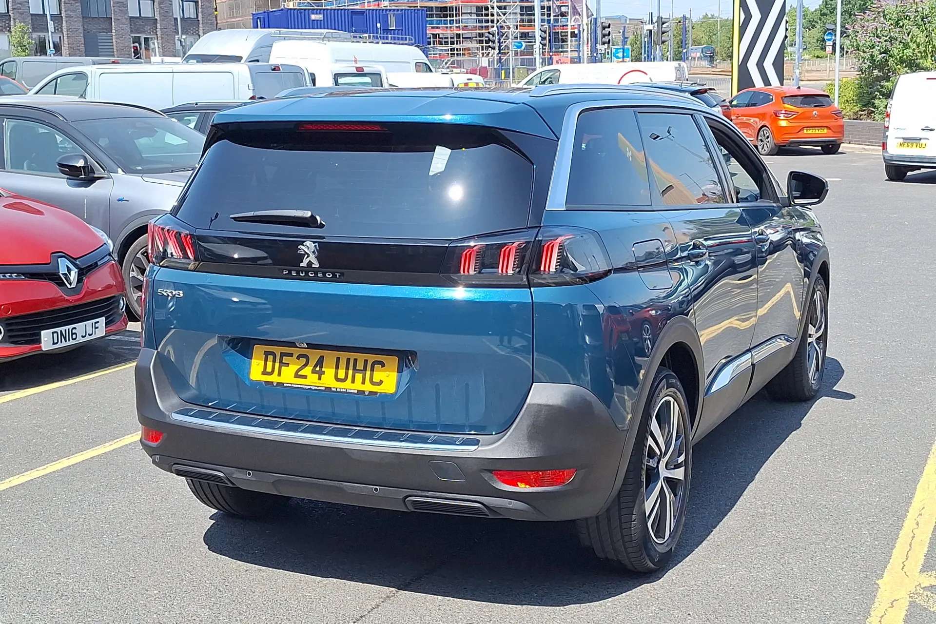 2024 PEUGEOT 5008 2024 PEUGEOT 5008