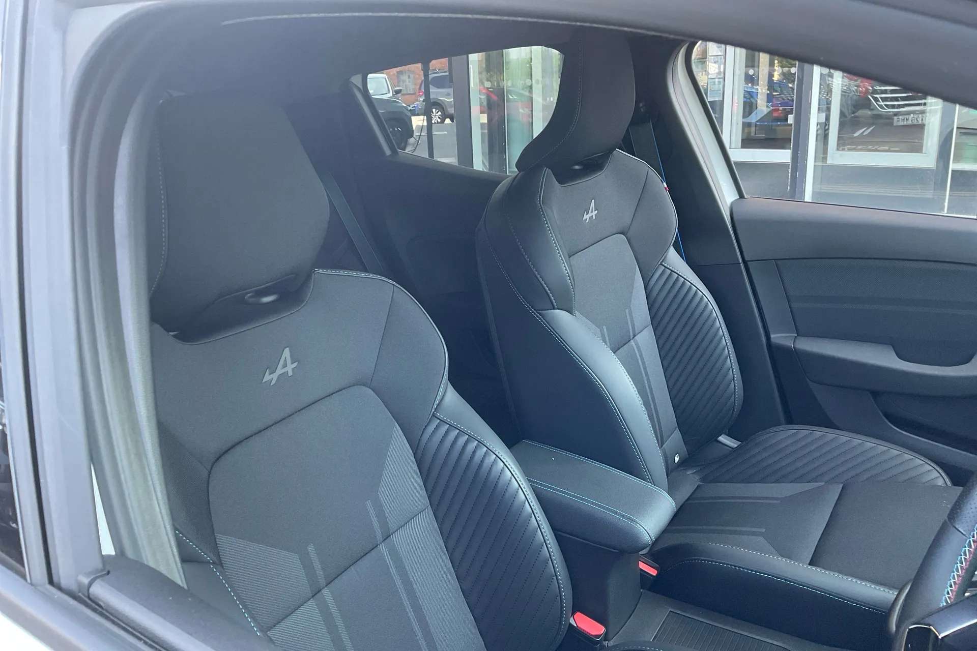 2025 RENAULT CLIO 2025 RENAULT CLIO