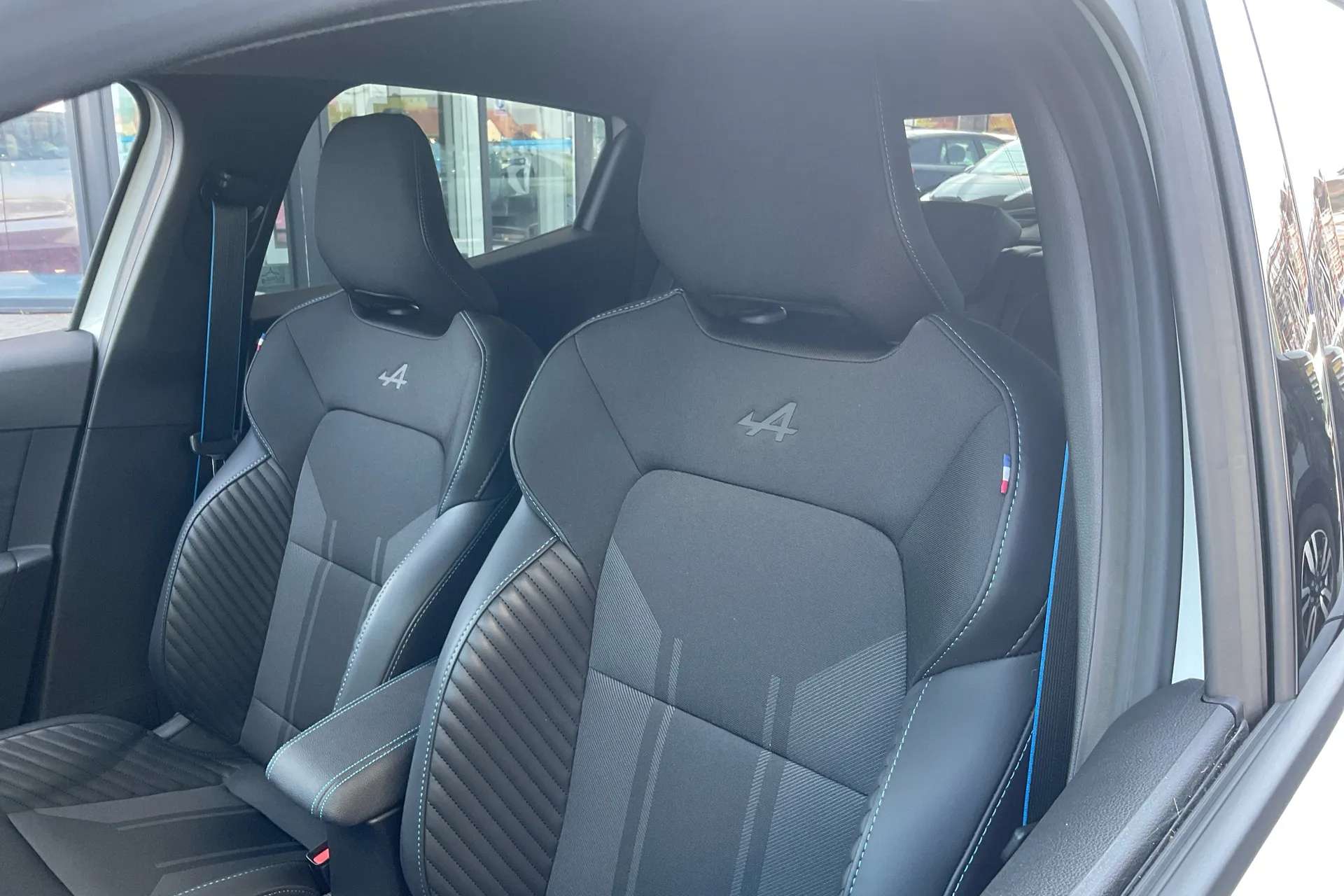 2025 RENAULT CLIO 2025 RENAULT CLIO