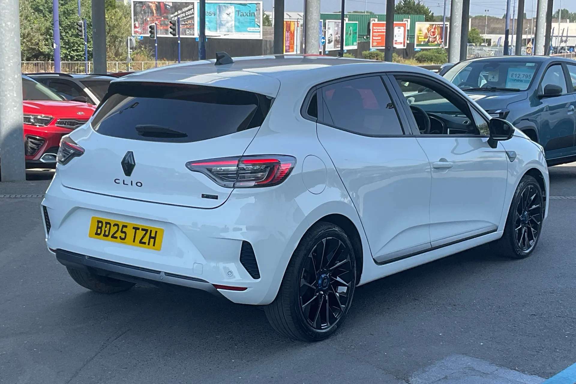 2025 RENAULT CLIO 2025 RENAULT CLIO