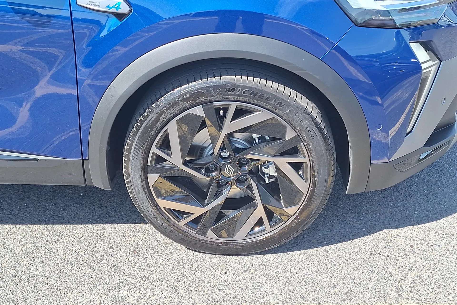 A 2026 RENAULT CAPTUR 1.8 E-Tech Full Hybrid 160 Esprit Alpine 5dr Auto A 2026 RENAULT CAPTUR 1.8 E-Tech Full Hybrid 160 Esprit Alpine 5dr Auto