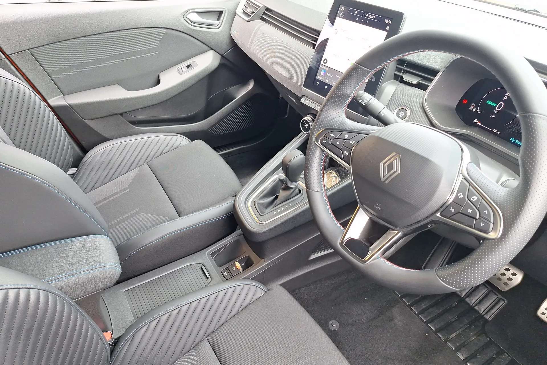 2025 RENAULT CLIO 2025 RENAULT CLIO