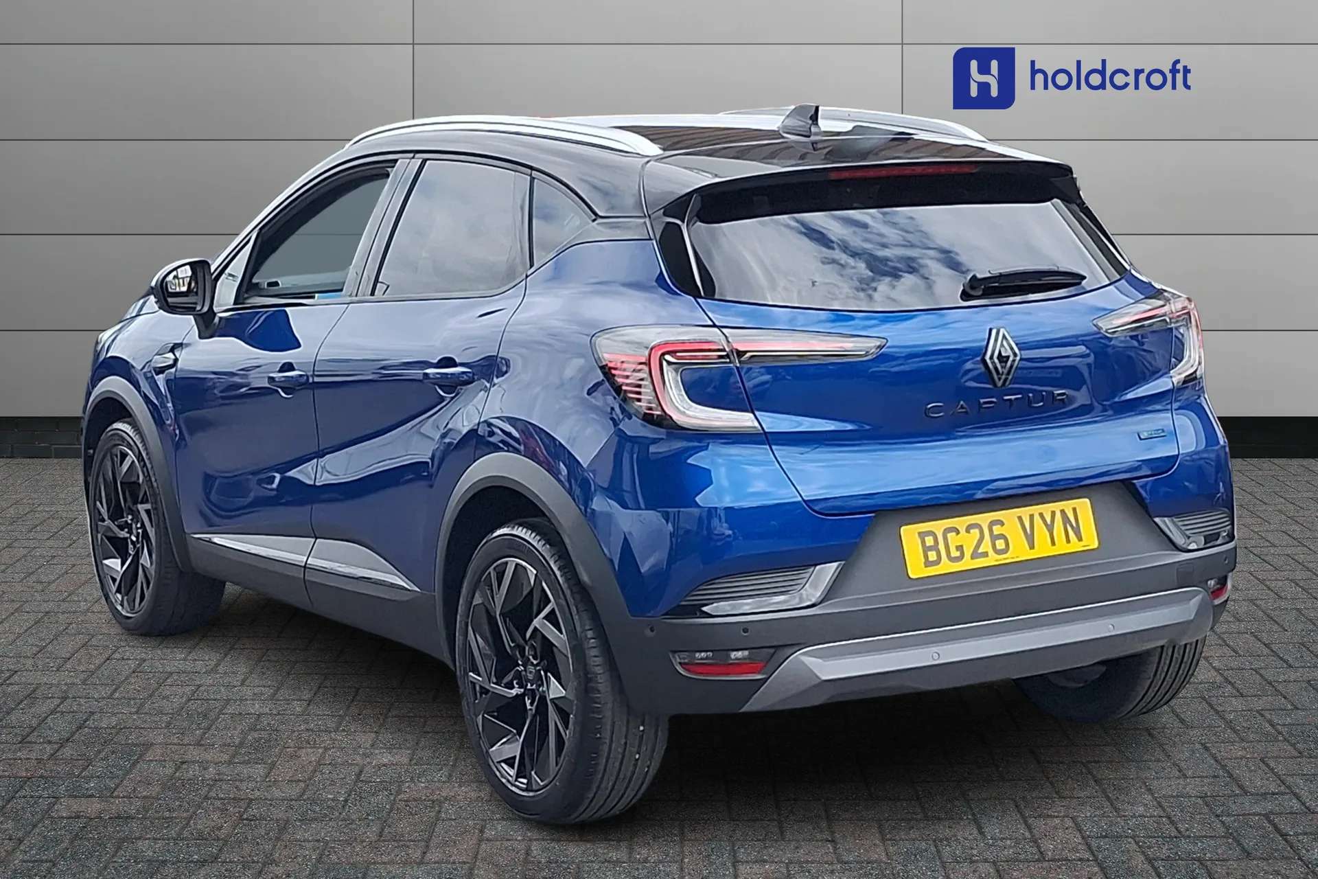 A 2026 RENAULT CAPTUR 1.8 E-Tech Full Hybrid 160 Esprit Alpine 5dr Auto A 2026 RENAULT CAPTUR 1.8 E-Tech Full Hybrid 160 Esprit Alpine 5dr Auto