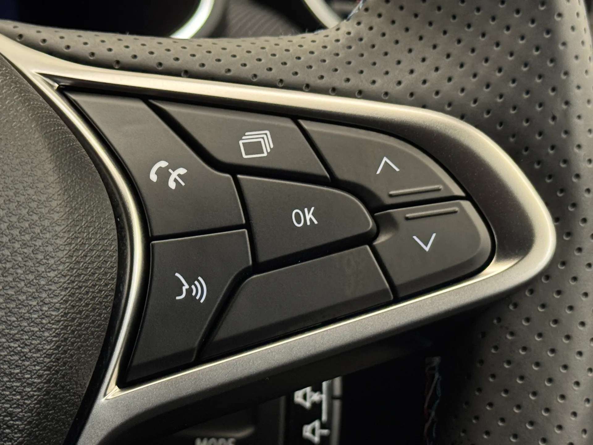 2025 RENAULT CLIO 2025 RENAULT CLIO