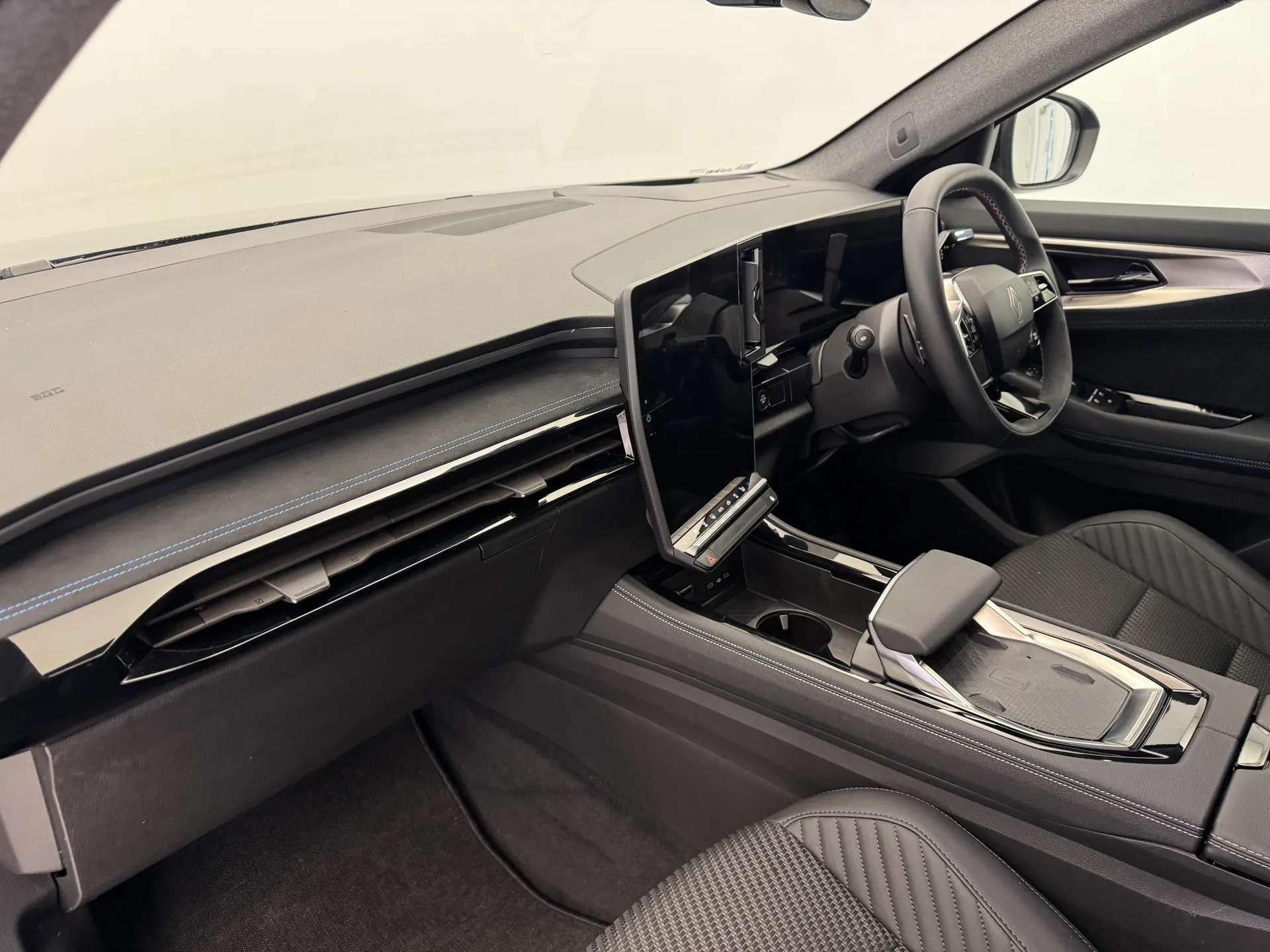 2025 RENAULT AUSTRAL 2025 RENAULT AUSTRAL