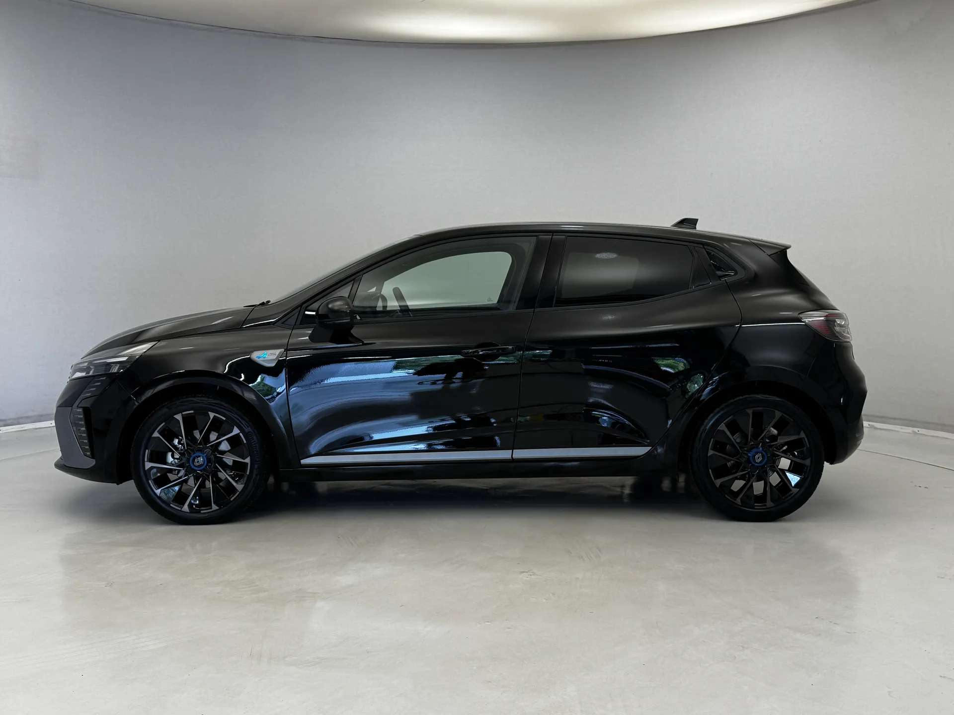 2025 RENAULT CLIO 2025 RENAULT CLIO