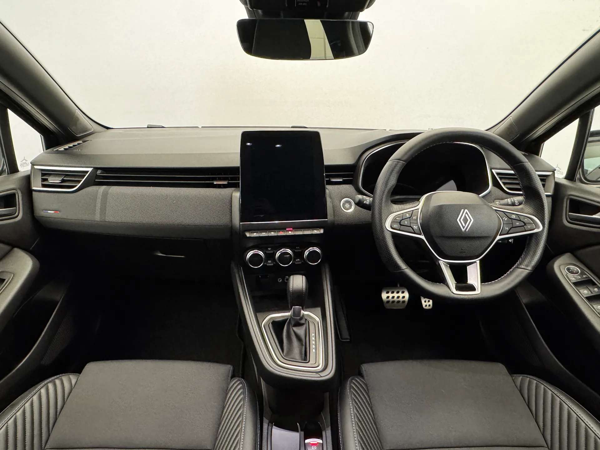2025 RENAULT CLIO 2025 RENAULT CLIO