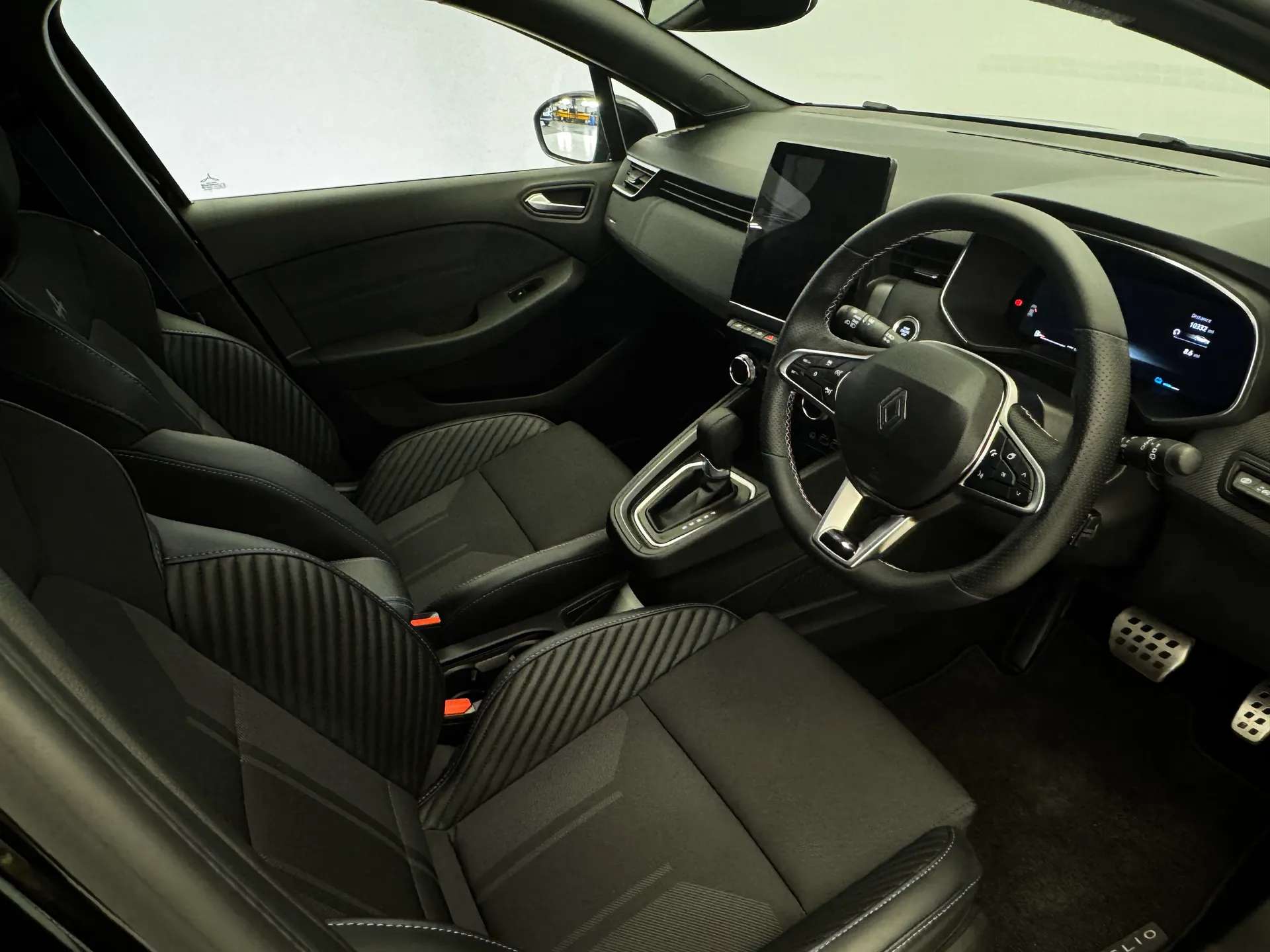 2025 RENAULT CLIO 2025 RENAULT CLIO