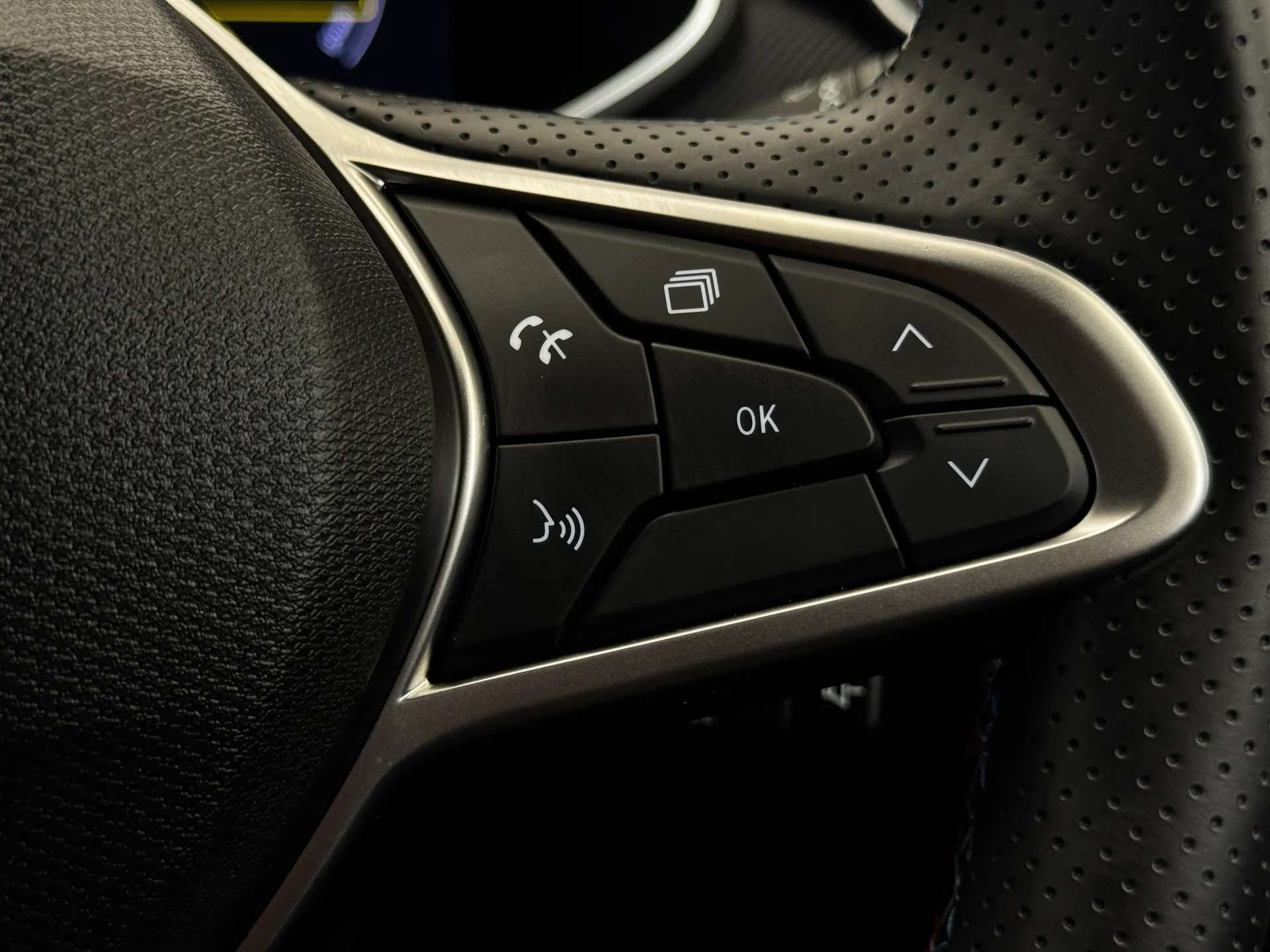 2025 RENAULT CLIO 2025 RENAULT CLIO