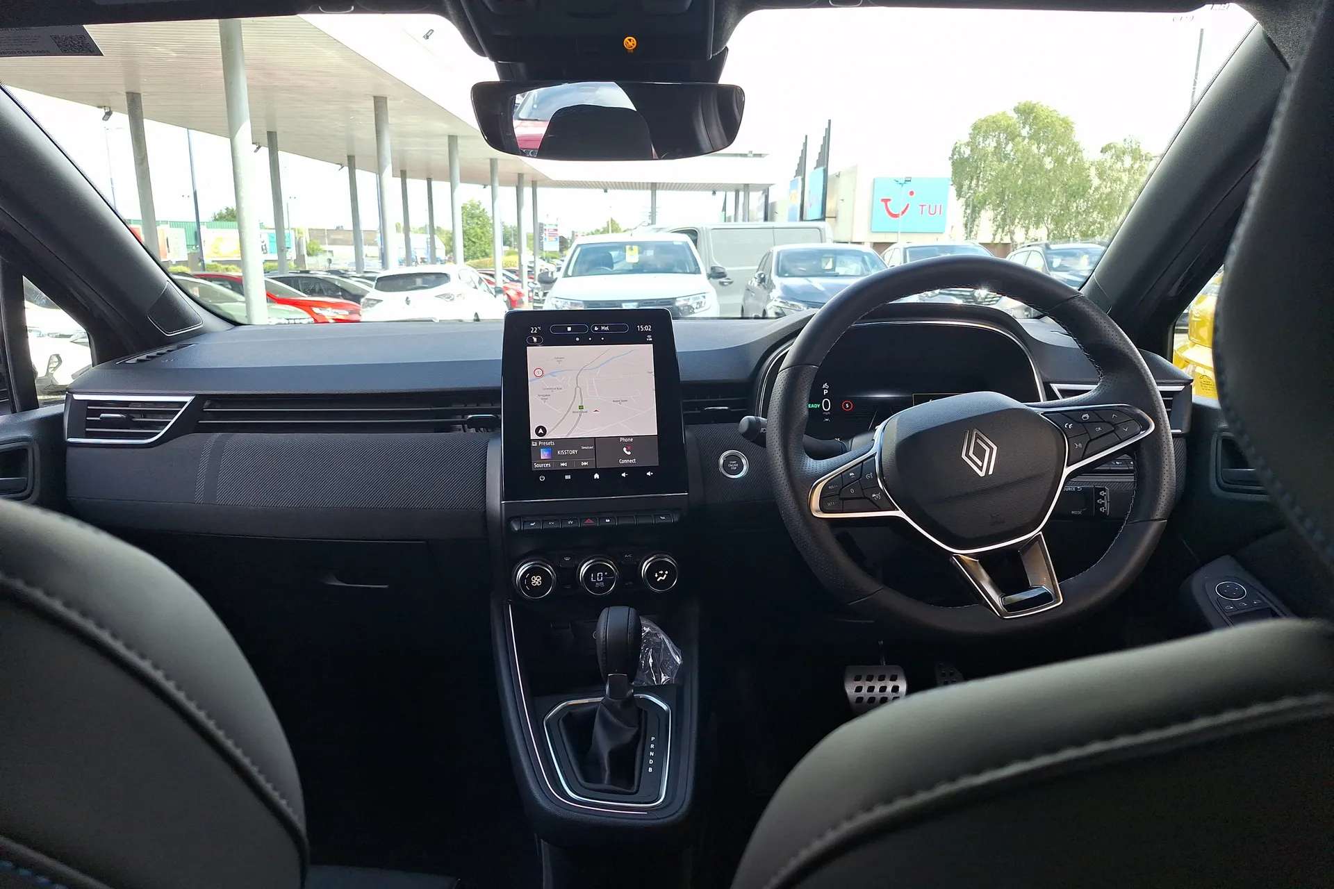 A 2025 RENAULT CLIO 1.6 E-TECH full hybrid 145 Esprit Alpine 5dr Auto A 2025 RENAULT CLIO 1.6 E-TECH full hybrid 145 Esprit Alpine 5dr Auto