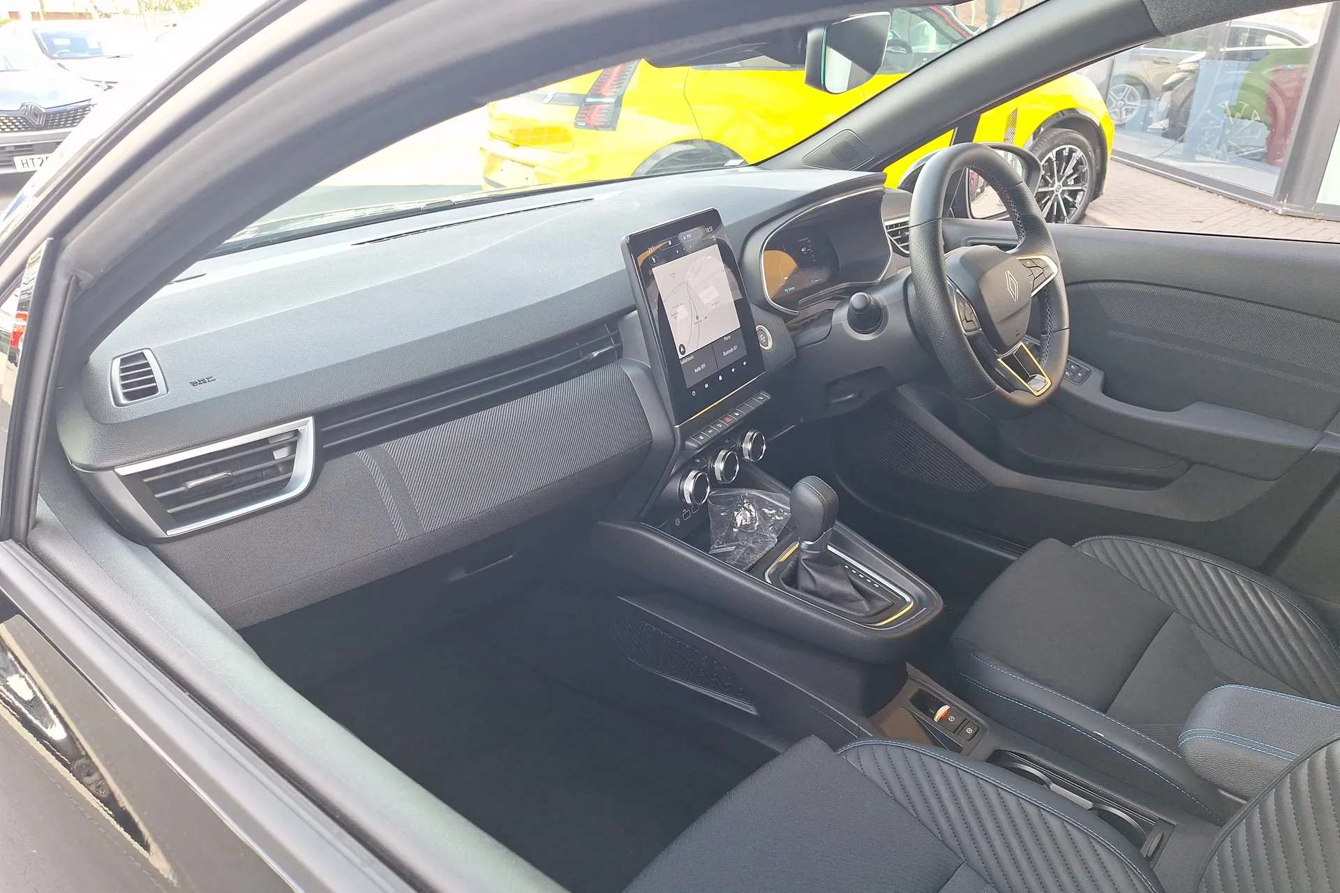 2025 RENAULT CLIO 2025 RENAULT CLIO